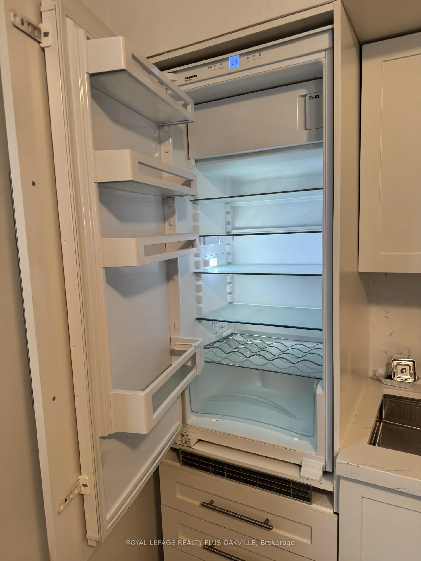 Photo 6 of Unit 6, 564 Lyons Lane, Oakville, Queen Elizabeth — HOMEH