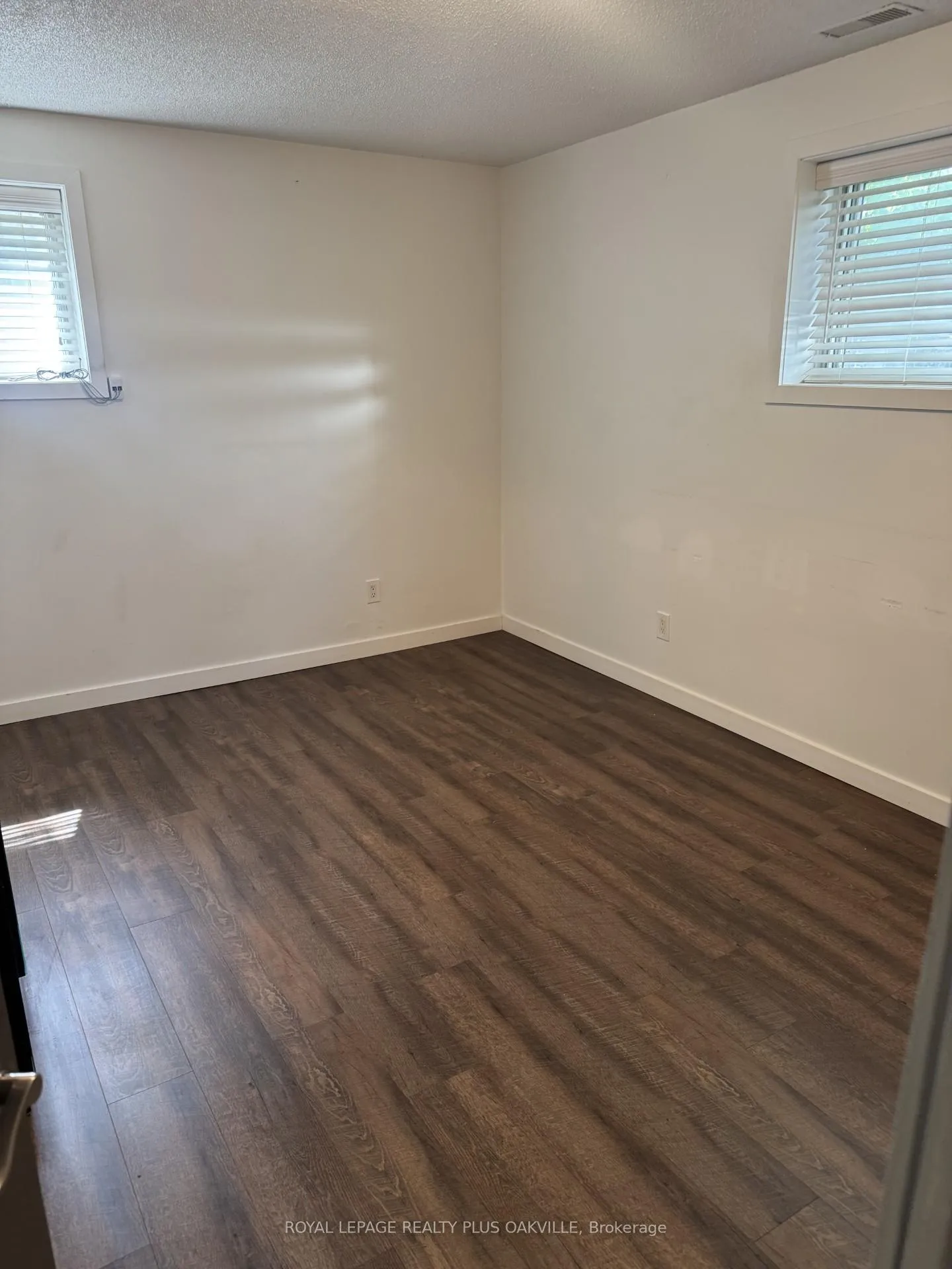 Photo 8 of Unit 6, 564 Lyons Lane, Oakville, Queen Elizabeth — HOMEH