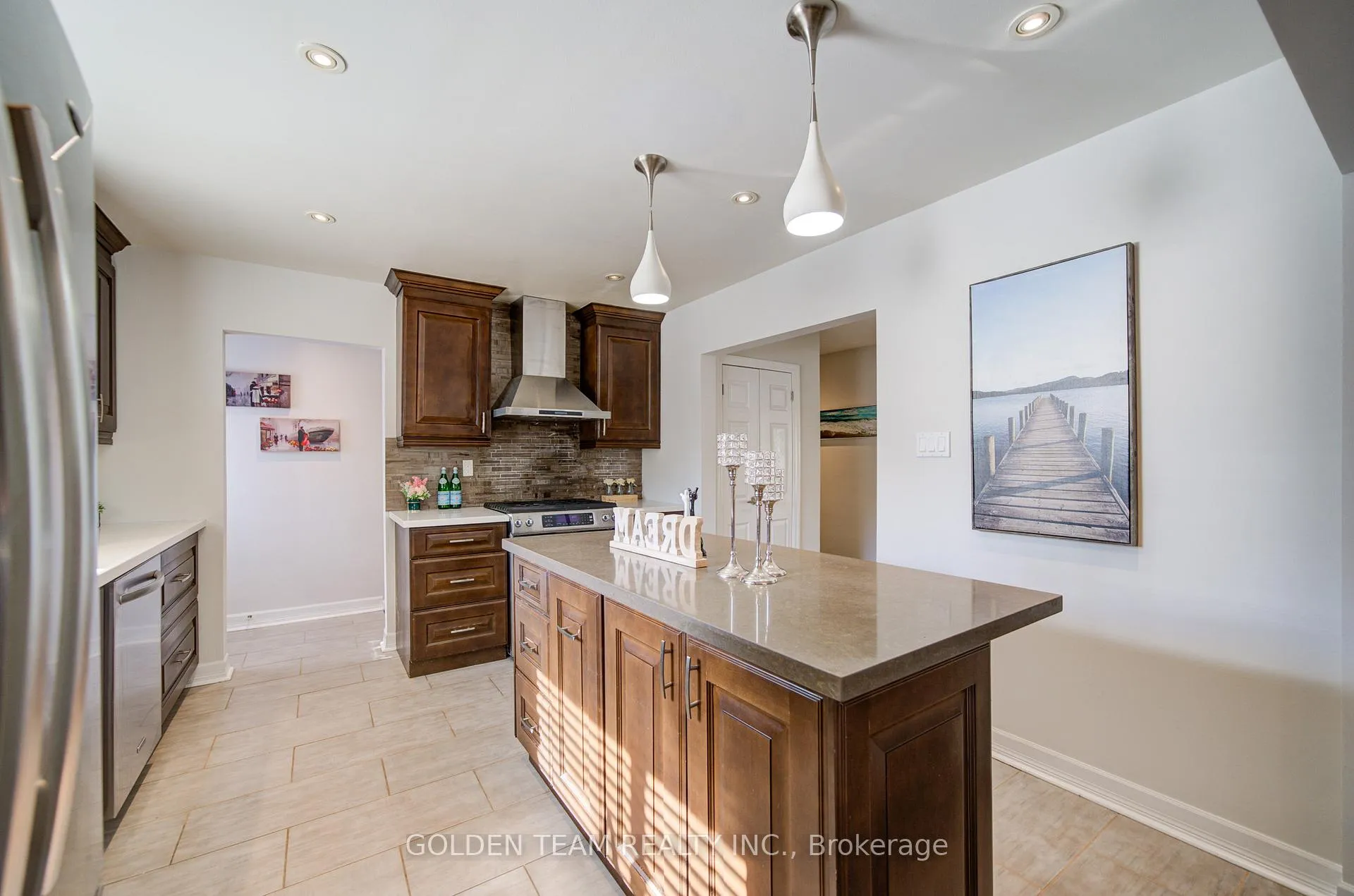 Photo 9 of 4 Valleycrest Avenue, Markham, Bullock — HOMEH