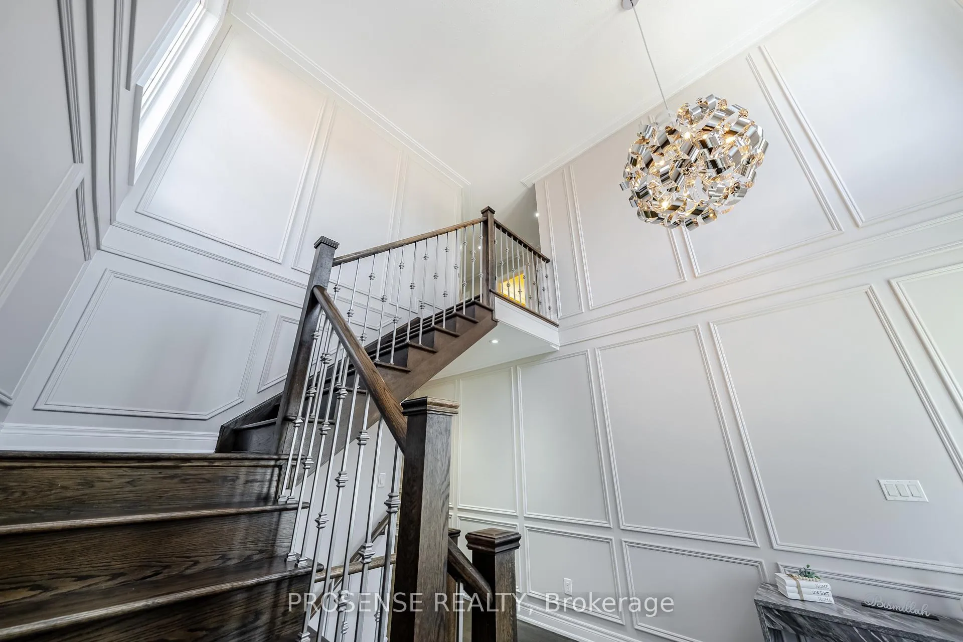 Photo 7 of 8 Macbean Crescent, Hamilton, Waterdown — HOMEH