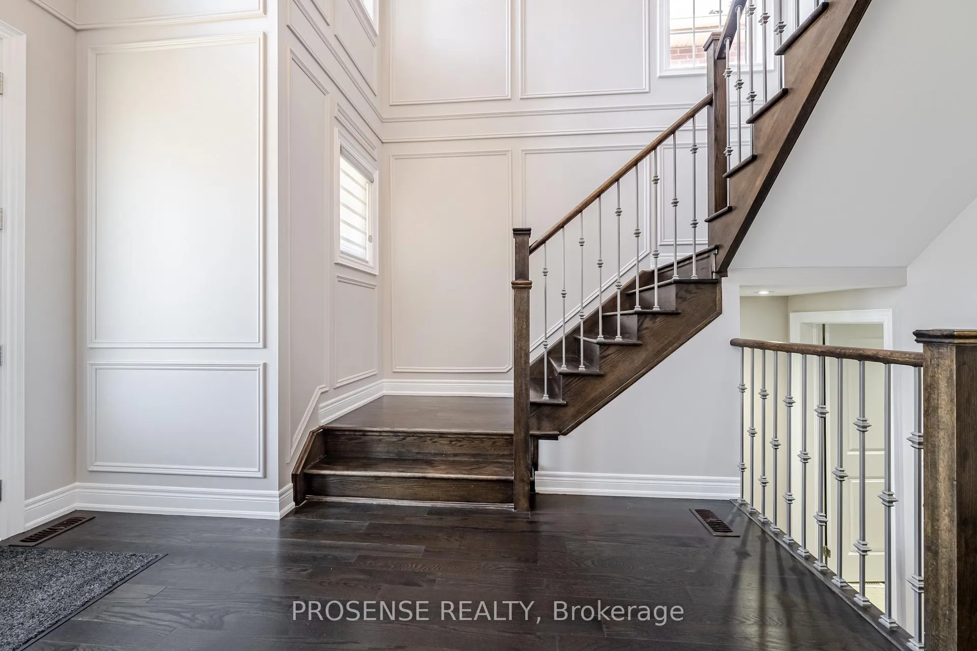 Photo 8 of 8 Macbean Crescent, Hamilton, Waterdown — HOMEH