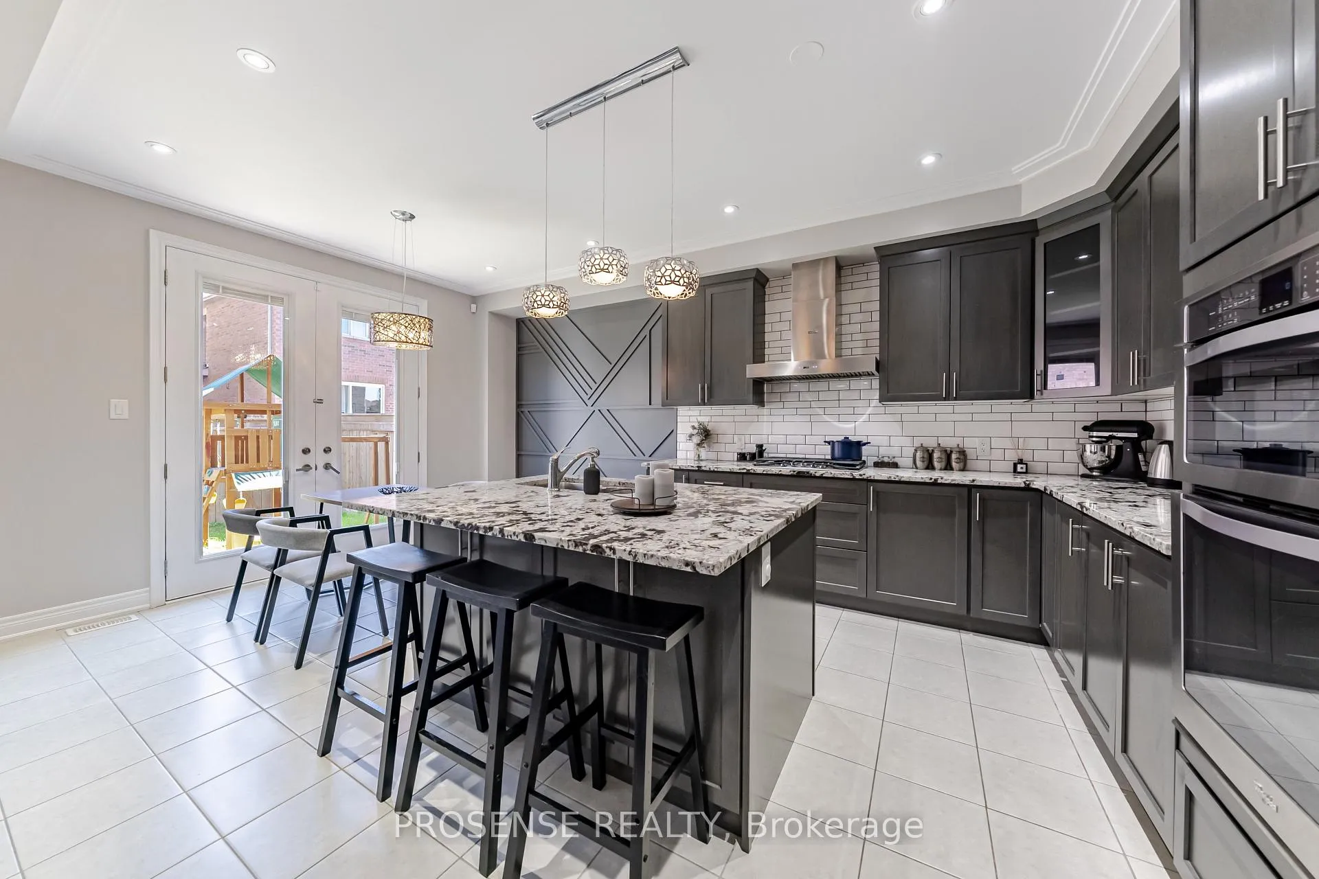 Photo 22 of 8 Macbean Crescent, Hamilton, Waterdown — HOMEH