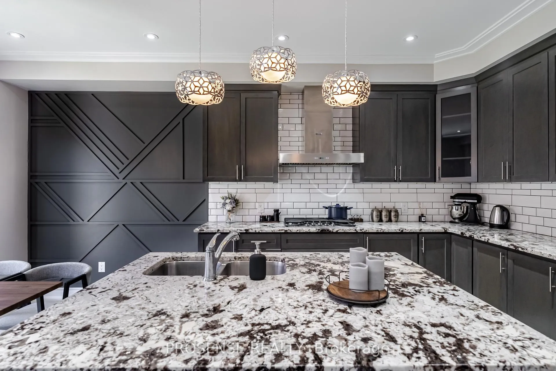 Photo 24 of 8 Macbean Crescent, Hamilton, Waterdown — HOMEH