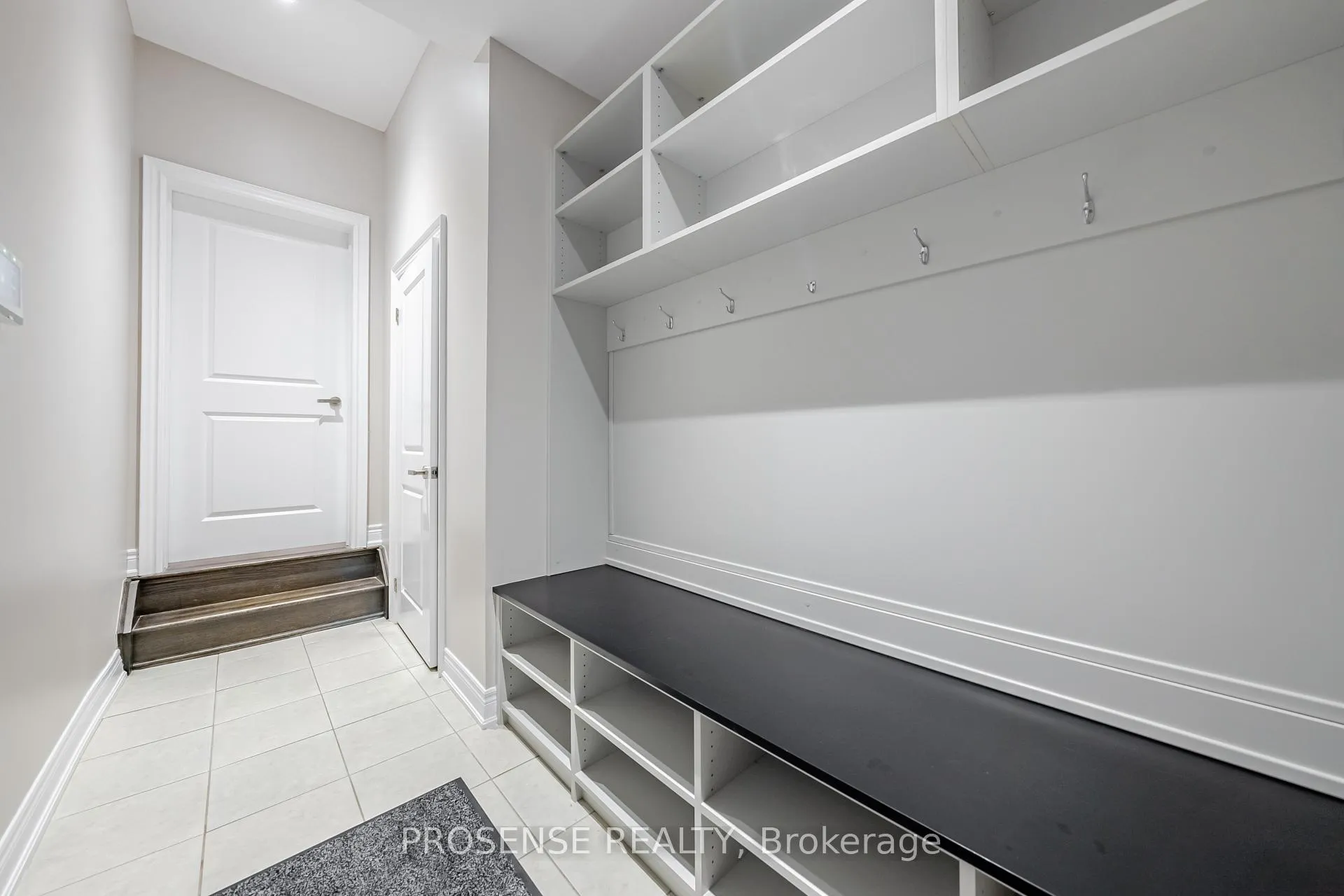 Photo 31 of 8 Macbean Crescent, Hamilton, Waterdown — HOMEH