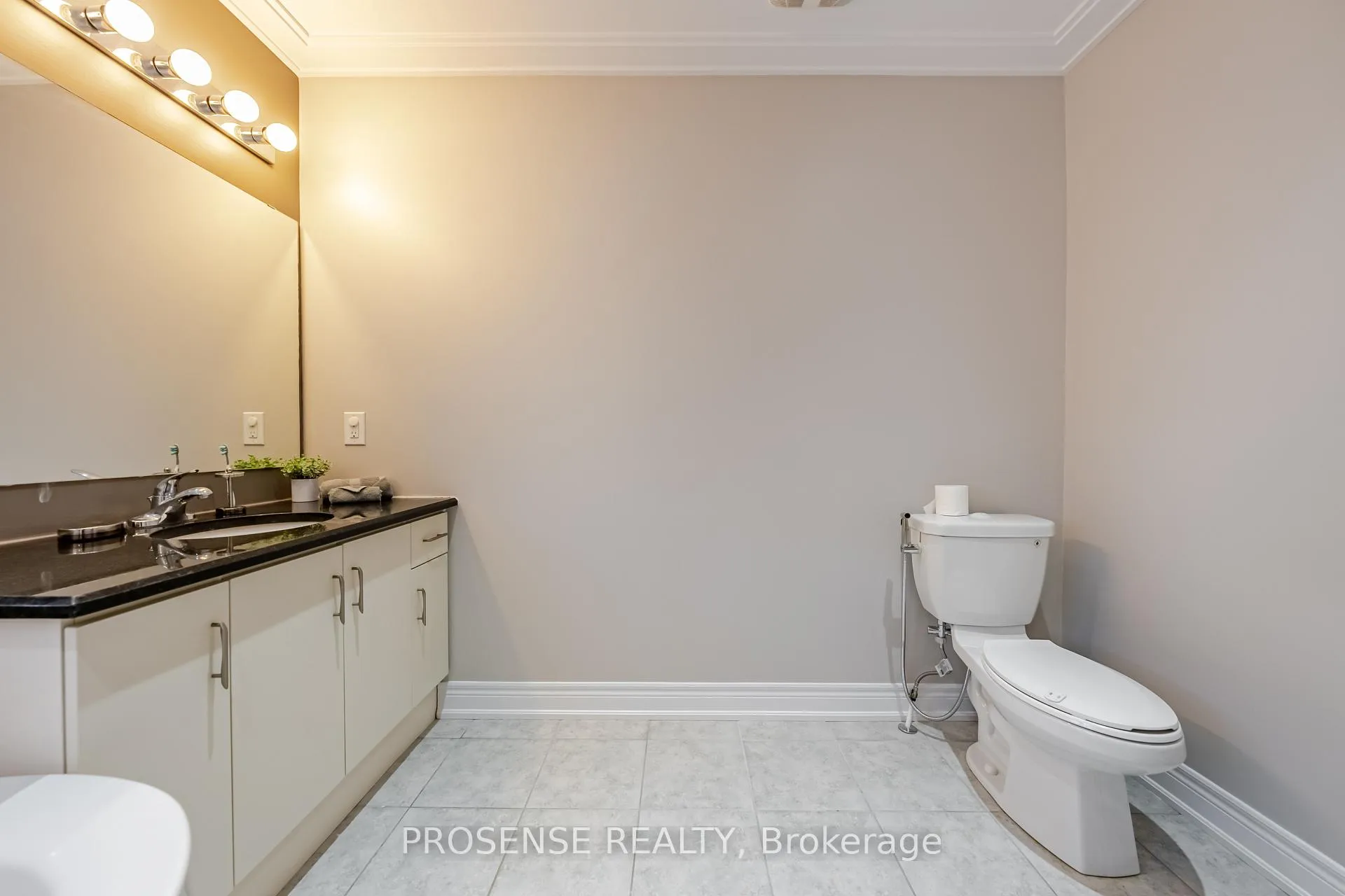 Photo 37 of 8 Macbean Crescent, Hamilton, Waterdown — HOMEH