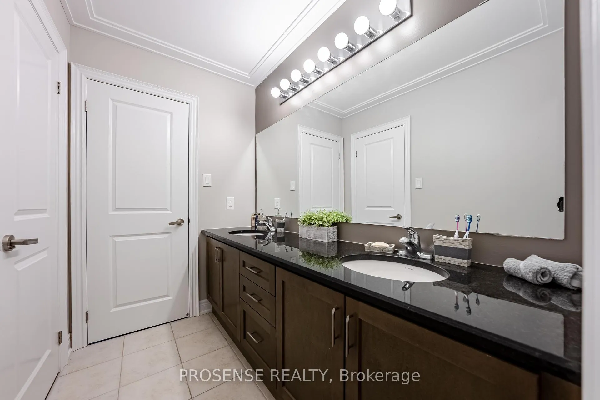 Photo 39 of 8 Macbean Crescent, Hamilton, Waterdown — HOMEH
