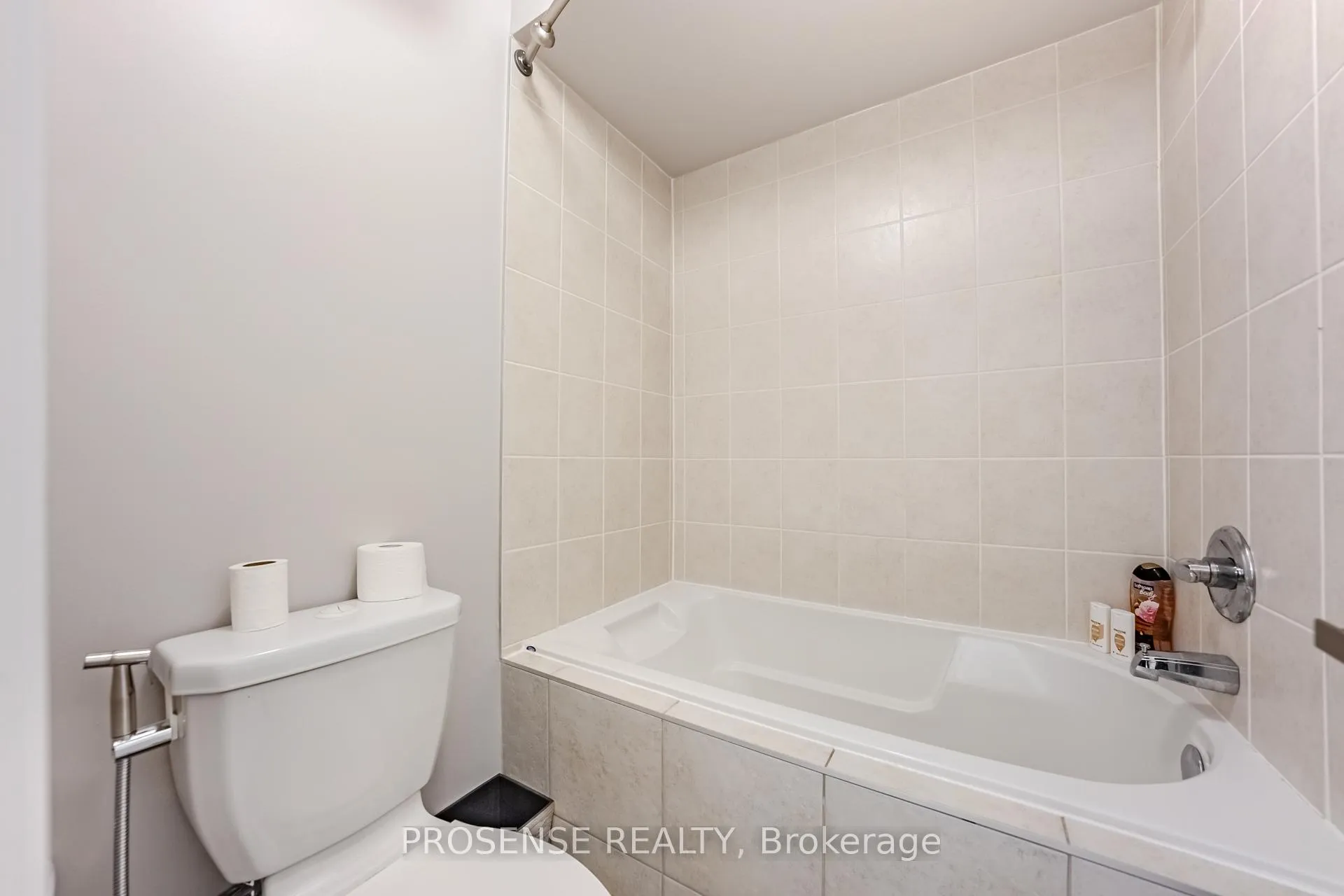 Photo 40 of 8 Macbean Crescent, Hamilton, Waterdown — HOMEH
