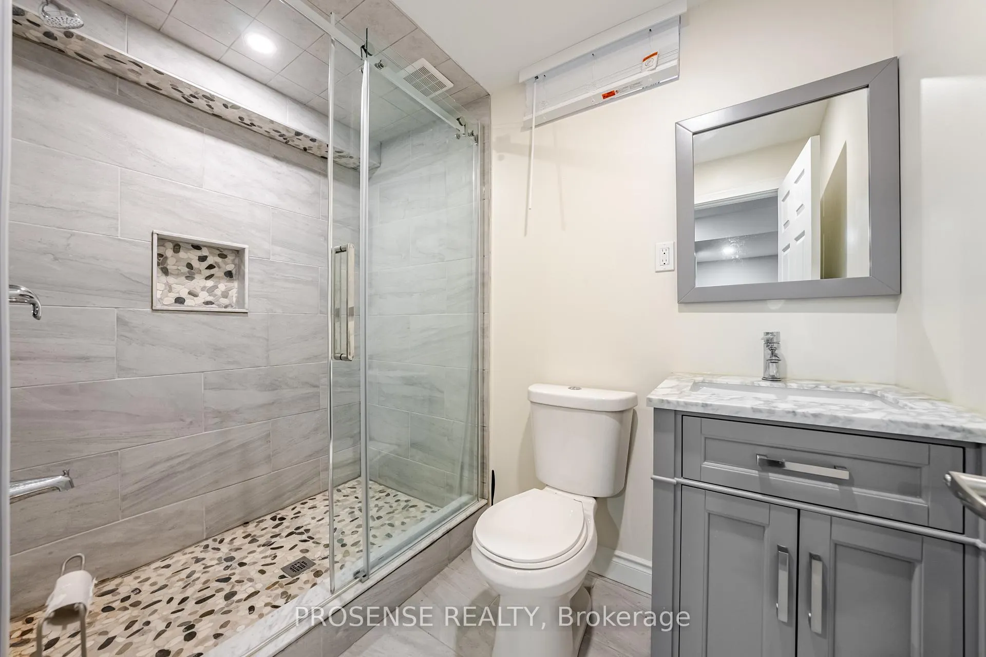 Photo 46 of 8 Macbean Crescent, Hamilton, Waterdown — HOMEH