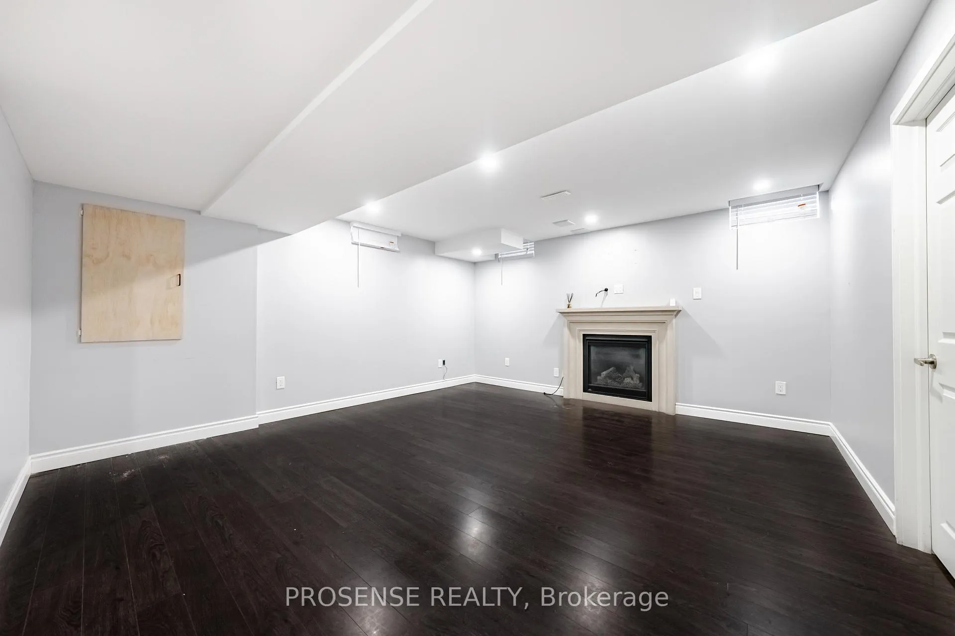 Photo 48 of 8 Macbean Crescent, Hamilton, Waterdown — HOMEH