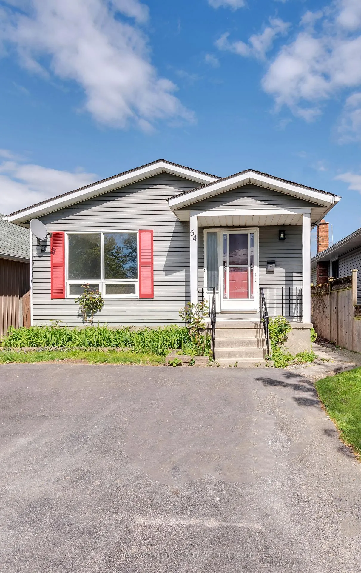 Photo 1 of 54 Bogart Street, St. Catharines, Port Weller — HOMEH