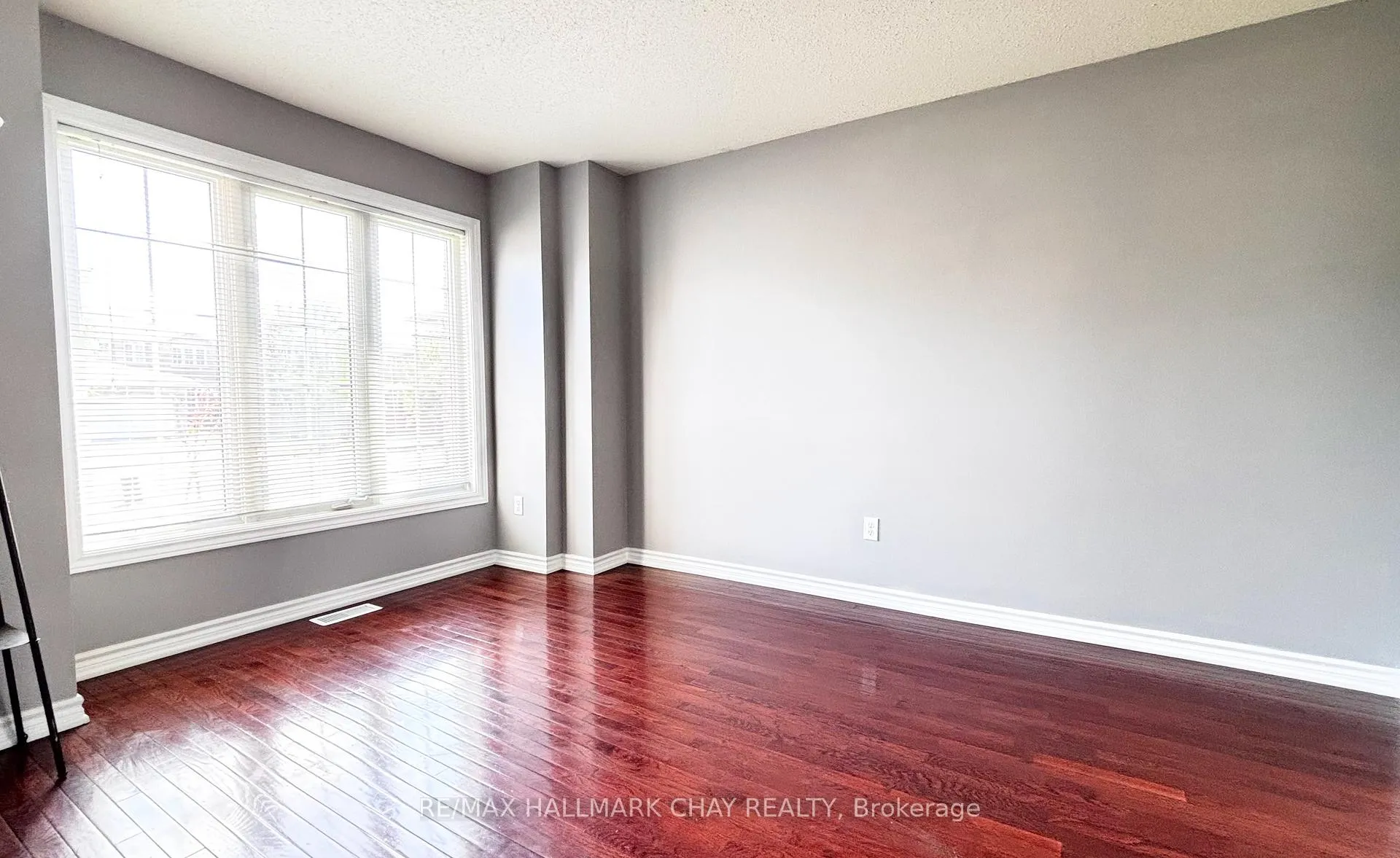 Photo 2 of 46 Knupp Road, Barrie, Edgehill Drive — HOMEH