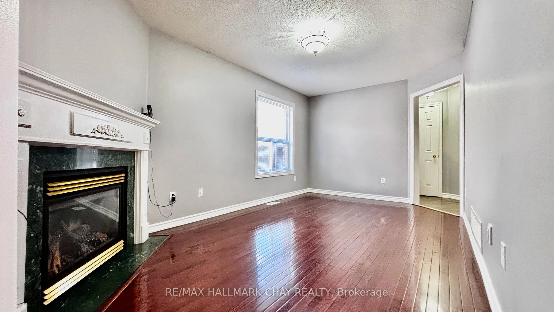 Photo 4 of 46 Knupp Road, Barrie, Edgehill Drive — HOMEH