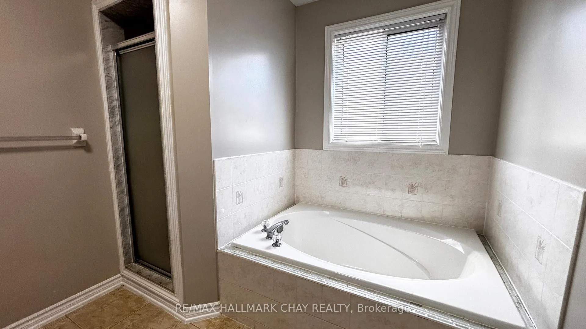 Photo 17 of 46 Knupp Road, Barrie, Edgehill Drive — HOMEH