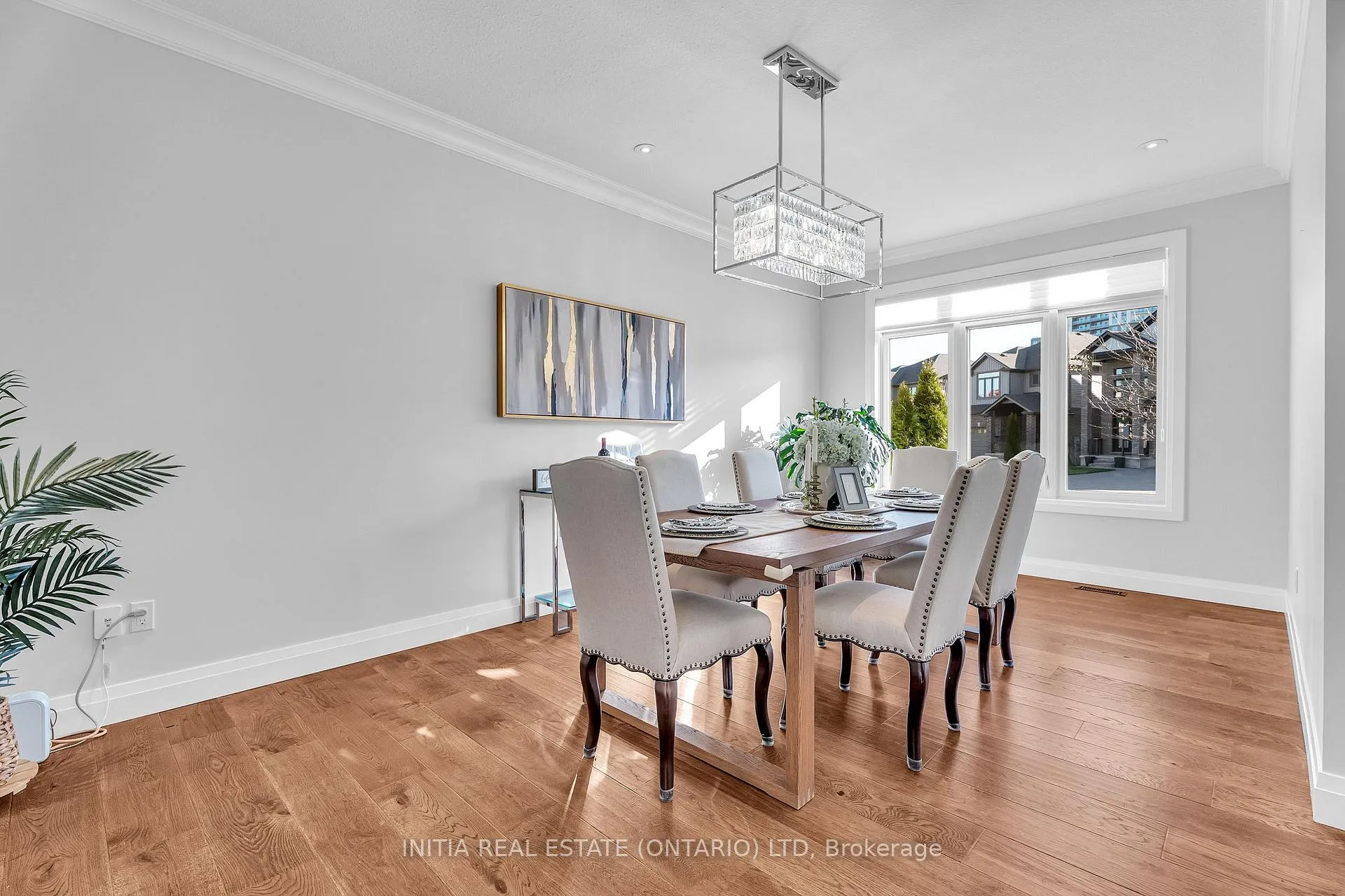 Photo 6 of 1375 Dyer Crescent, London, North S — HOMEH