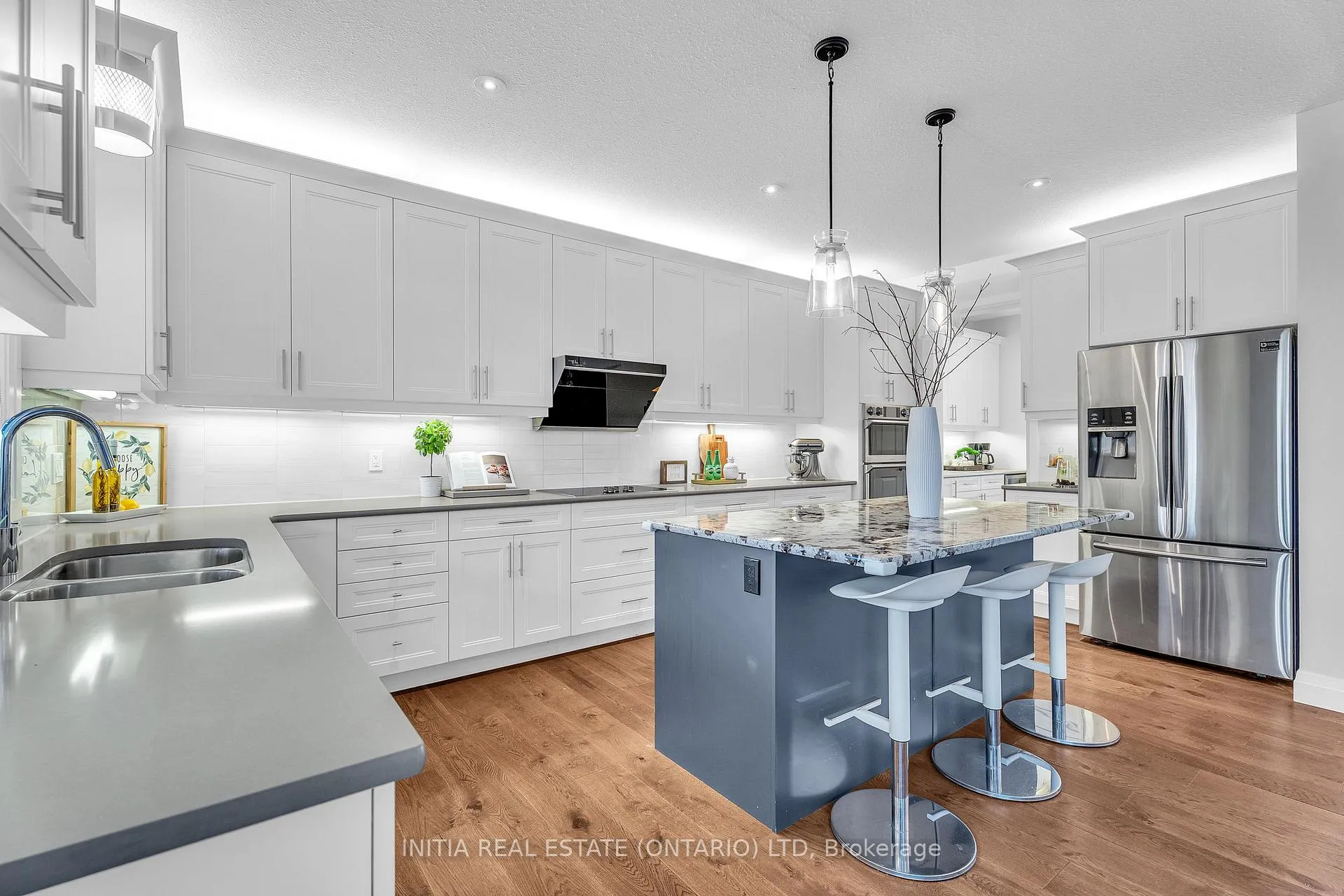 Photo 18 of 1375 Dyer Crescent, London, North S — HOMEH