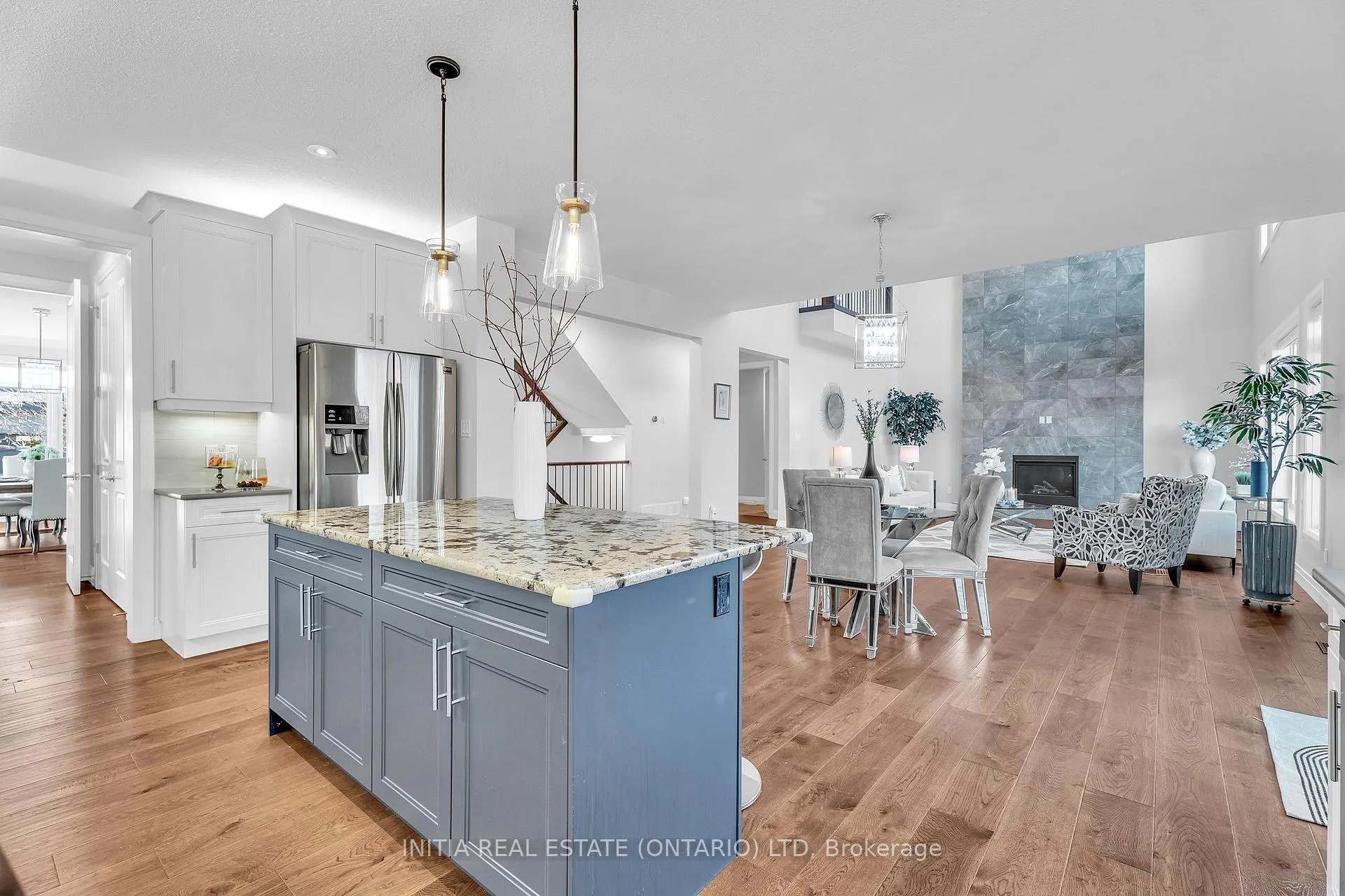 Photo 19 of 1375 Dyer Crescent, London, North S — HOMEH