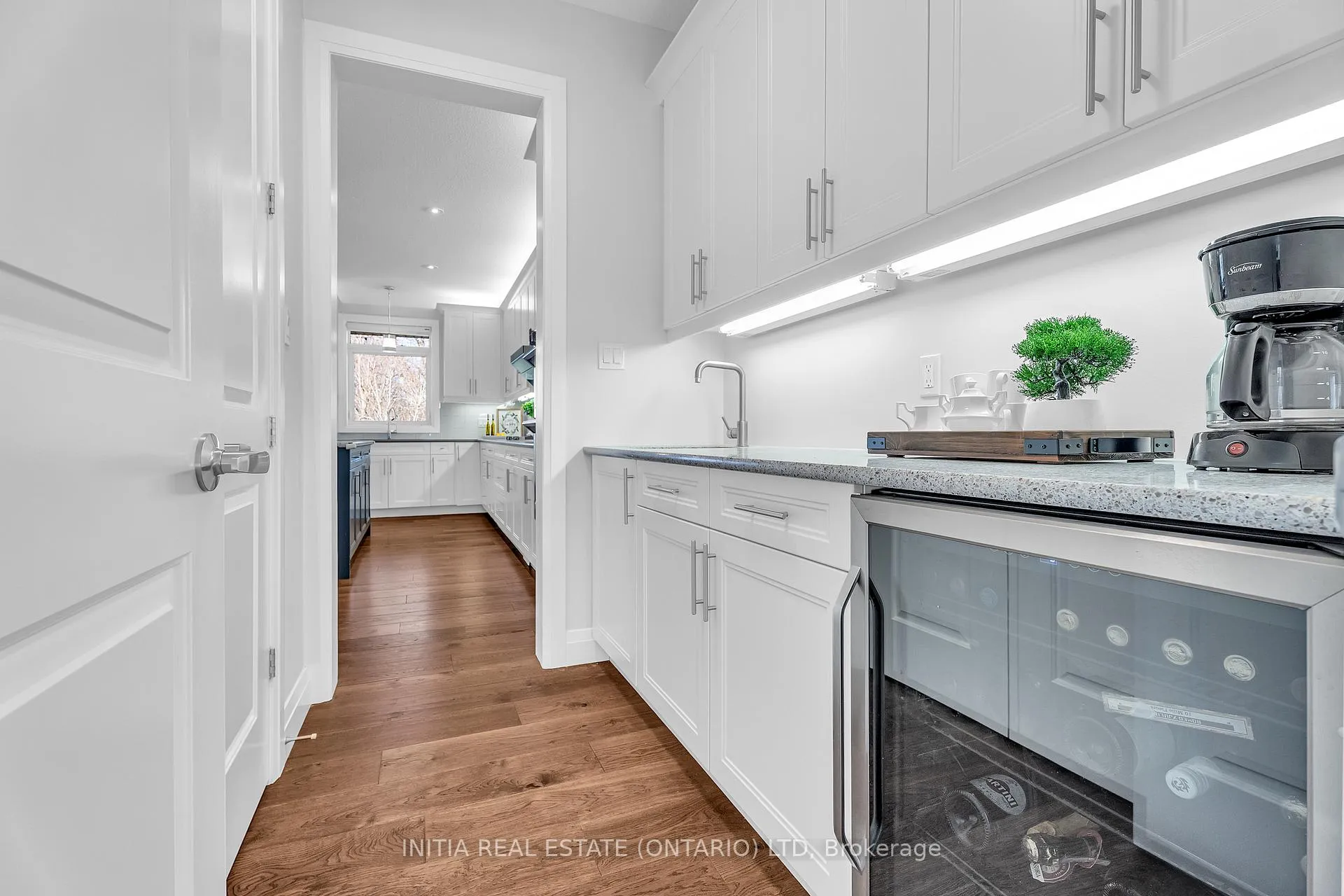 Photo 21 of 1375 Dyer Crescent, London, North S — HOMEH