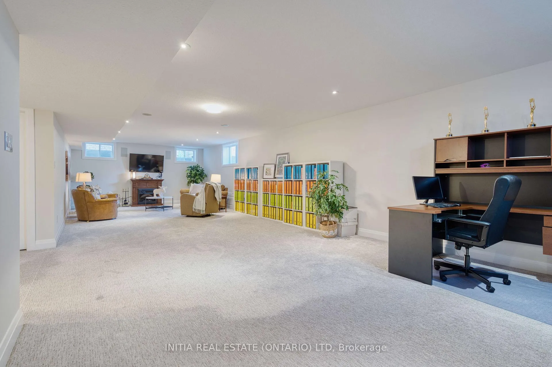 Photo 39 of 1375 Dyer Crescent, London, North S — HOMEH