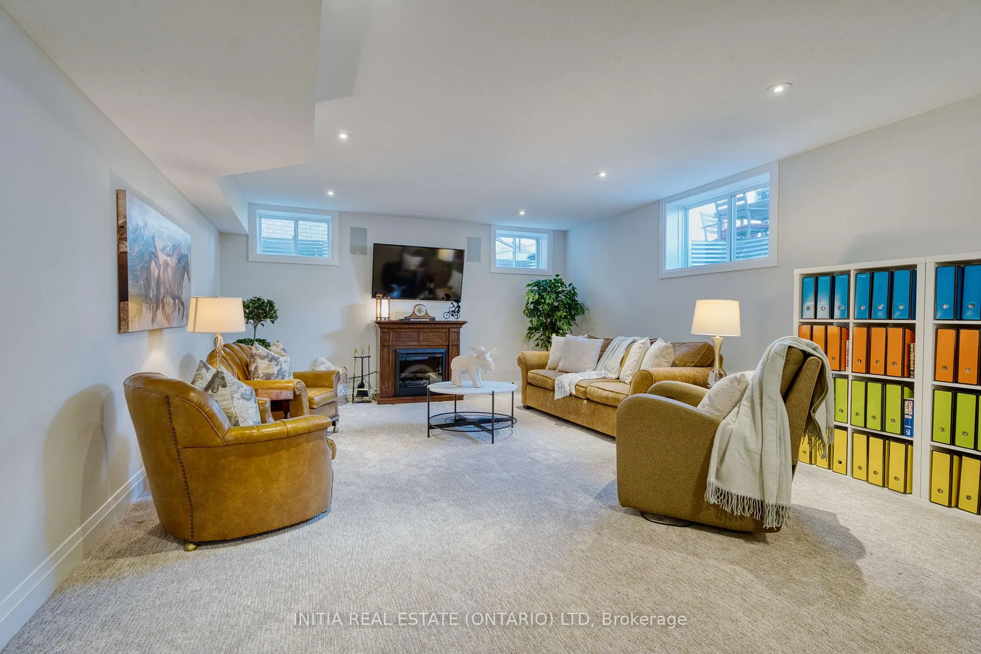 Photo 40 of 1375 Dyer Crescent, London, North S — HOMEH