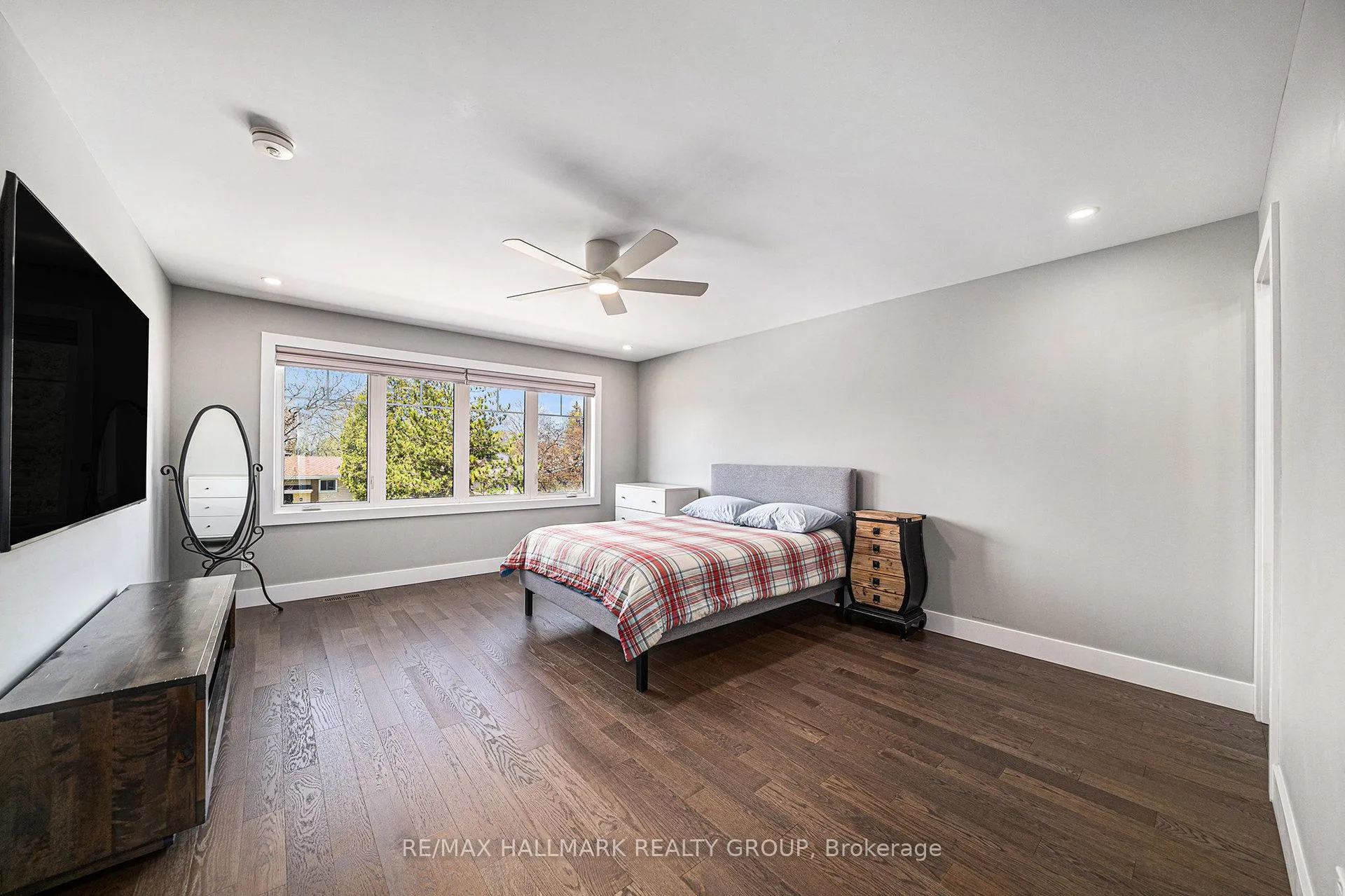 Photo 12 of 17 Leeming Drive, Ottawa, Crystal Beach — HOMEH