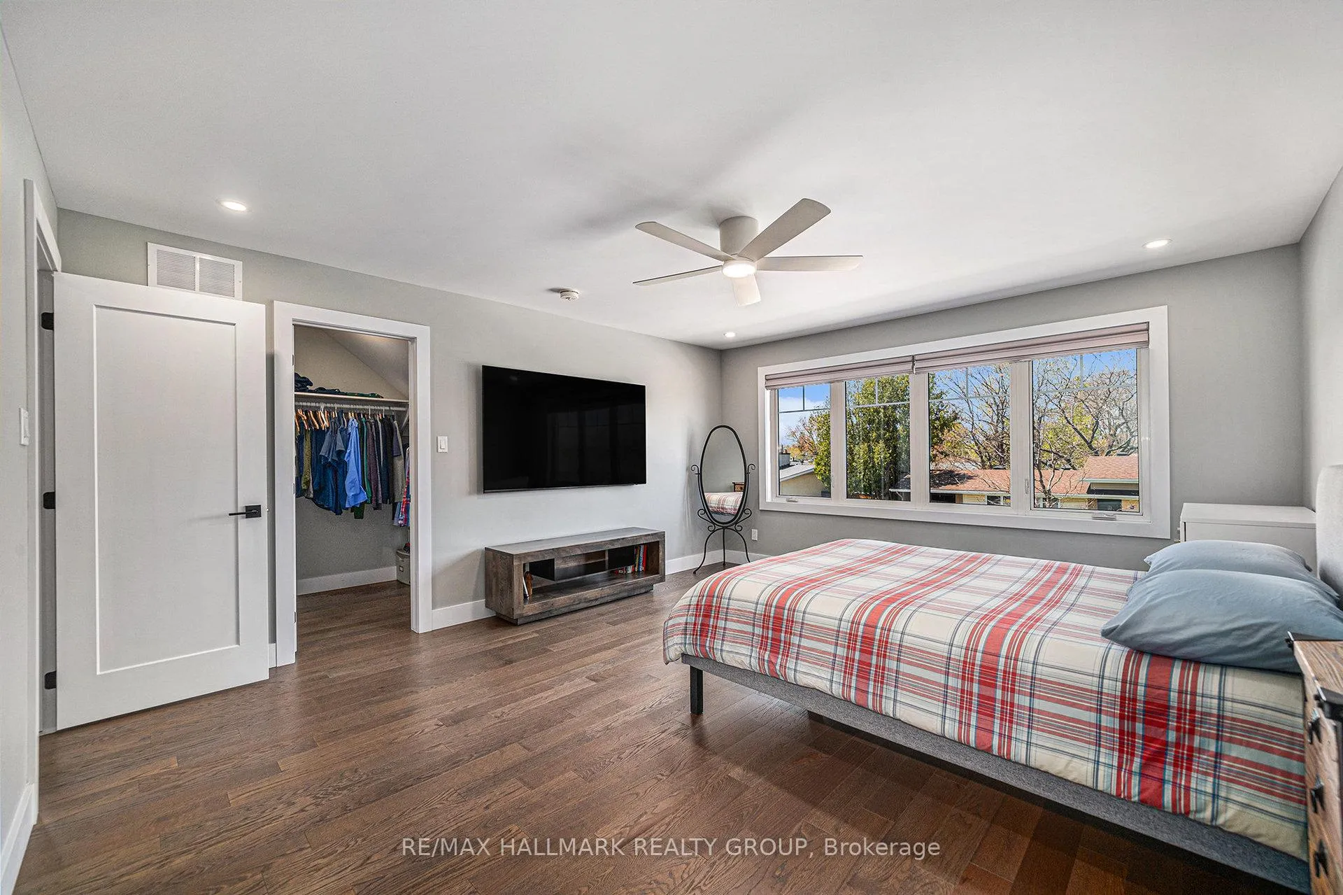 Photo 13 of 17 Leeming Drive, Ottawa, Crystal Beach — HOMEH