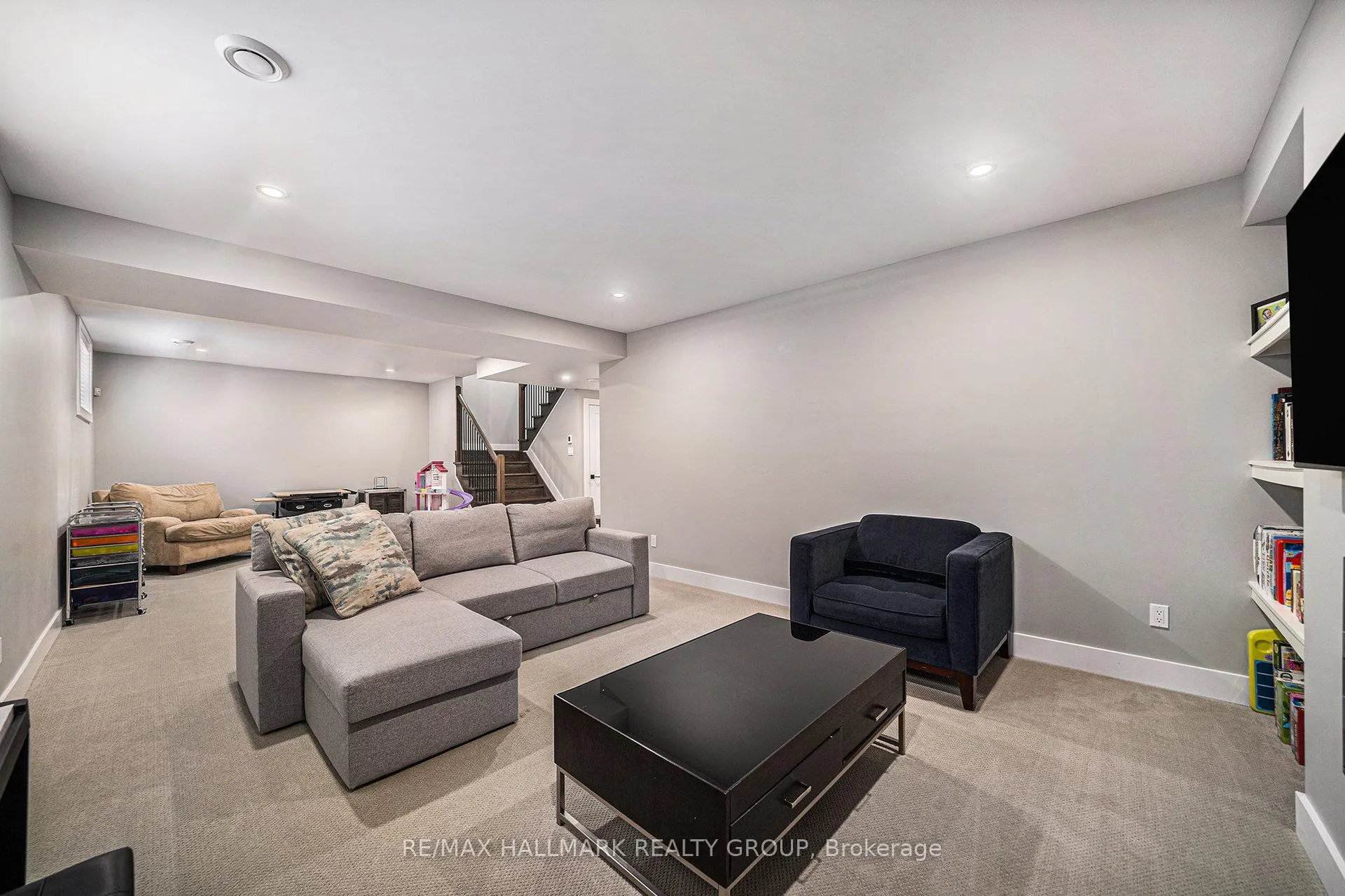 Photo 21 of 17 Leeming Drive, Ottawa, Crystal Beach — HOMEH