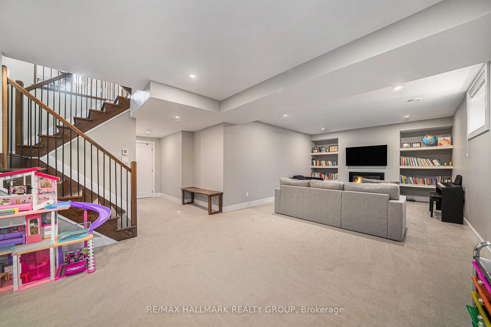Photo 22 of 17 Leeming Drive, Ottawa, Crystal Beach — HOMEH