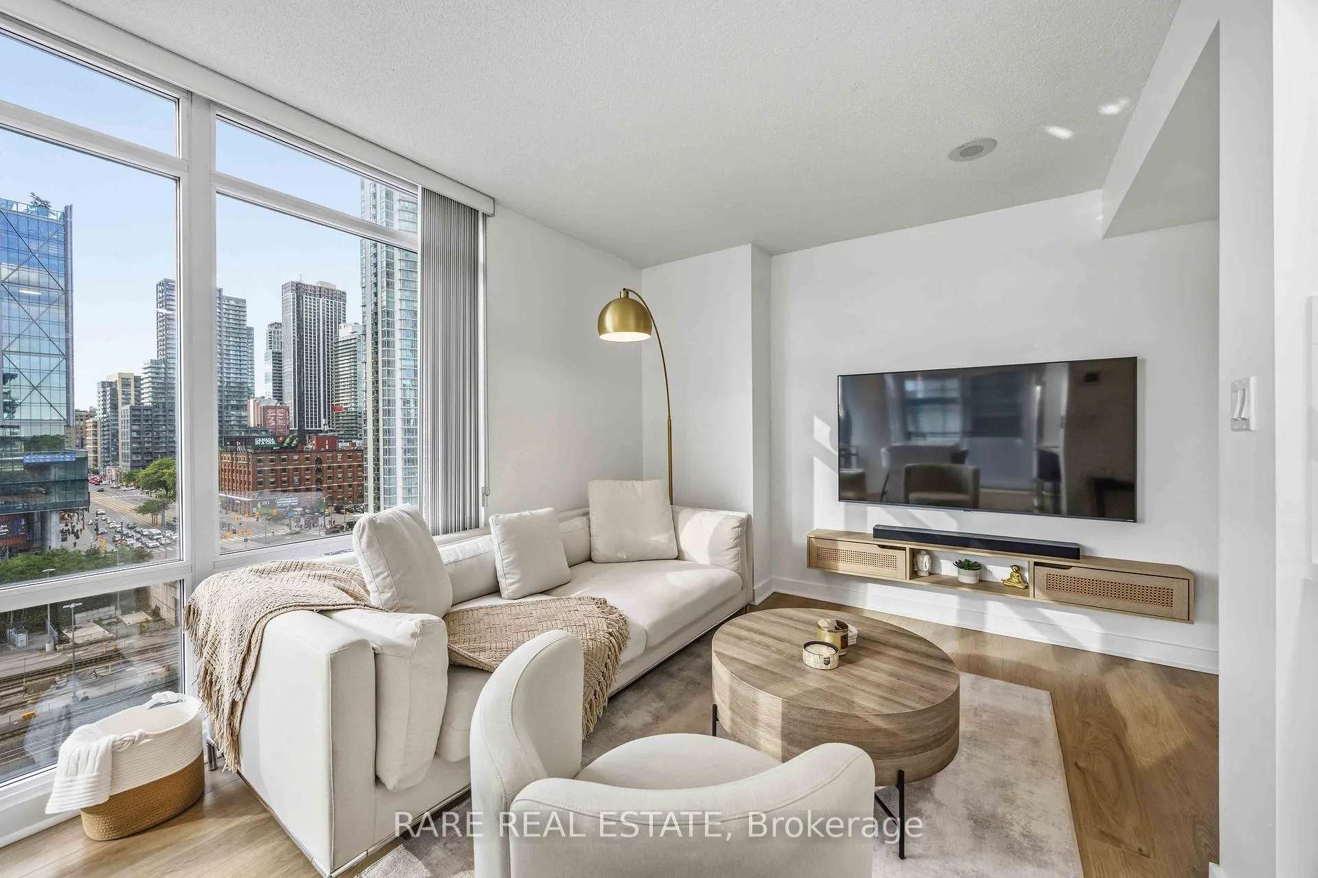 Photo 2 of Unit 1002, 4K Spadina Avenue, Toronto, Waterfront Communities — HOMEH