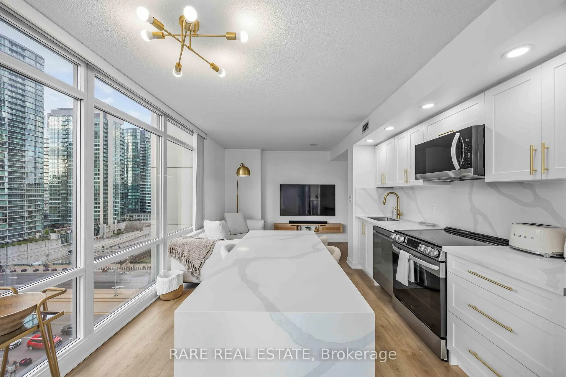 Photo 3 of Unit 1002, 4K Spadina Avenue, Toronto, Waterfront Communities — HOMEH