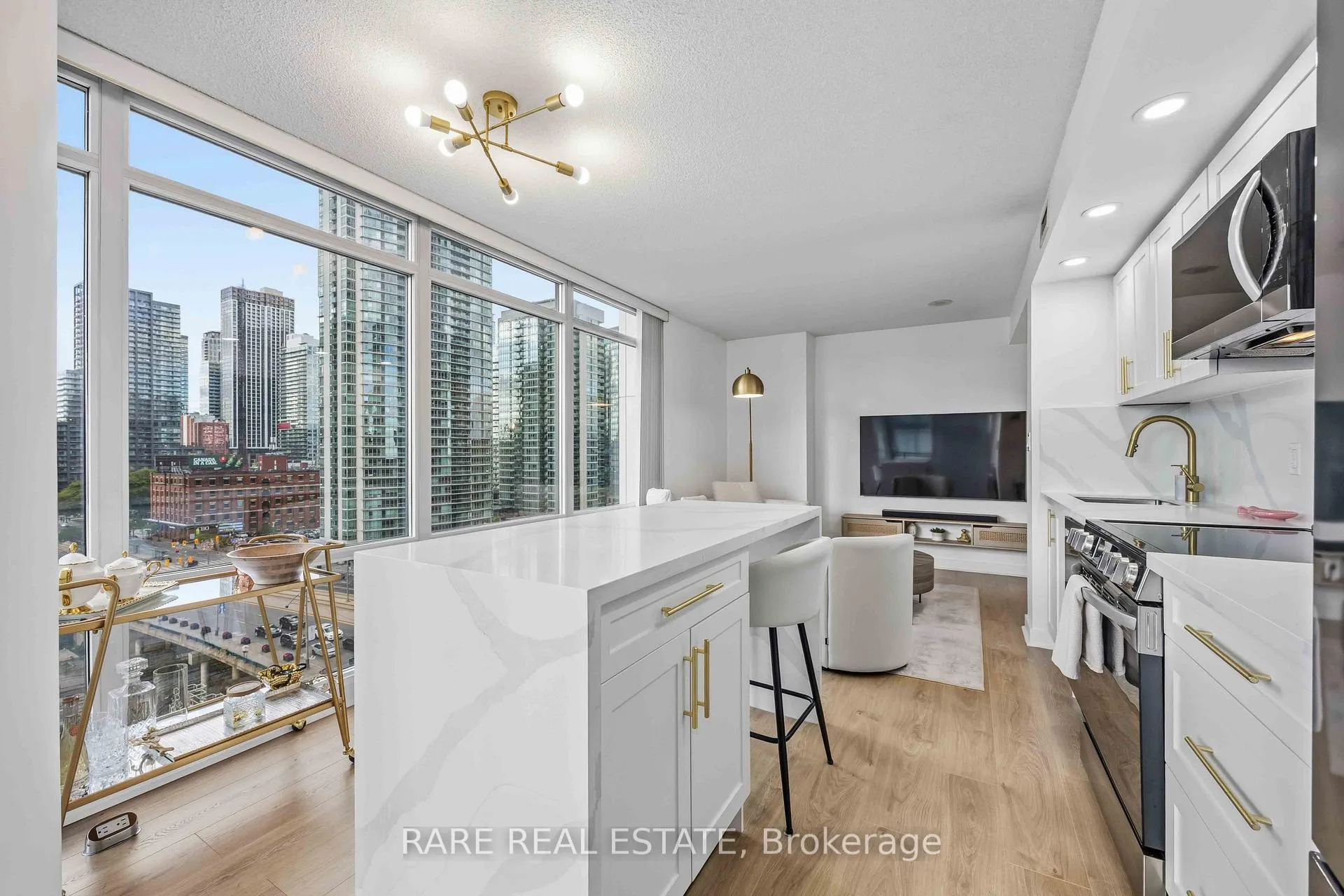 Photo 7 of Unit 1002, 4K Spadina Avenue, Toronto, Waterfront Communities — HOMEH