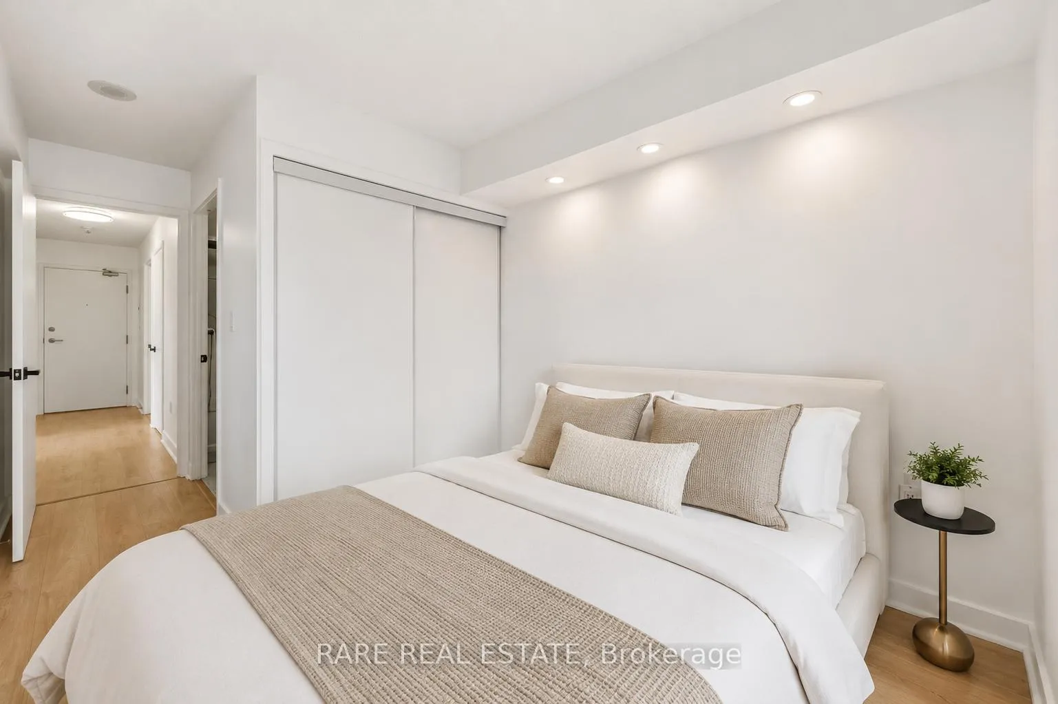 Photo 9 of Unit 1002, 4K Spadina Avenue, Toronto, Waterfront Communities — HOMEH