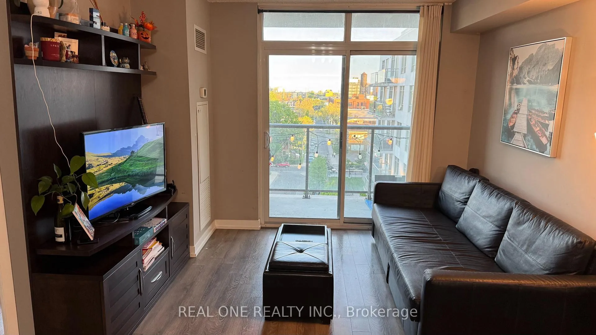 Photo 9 of Unit 709, 816 Lansdowne Avenue, Toronto, Dovercourt-Wallace Emerson-Junction — HOMEH