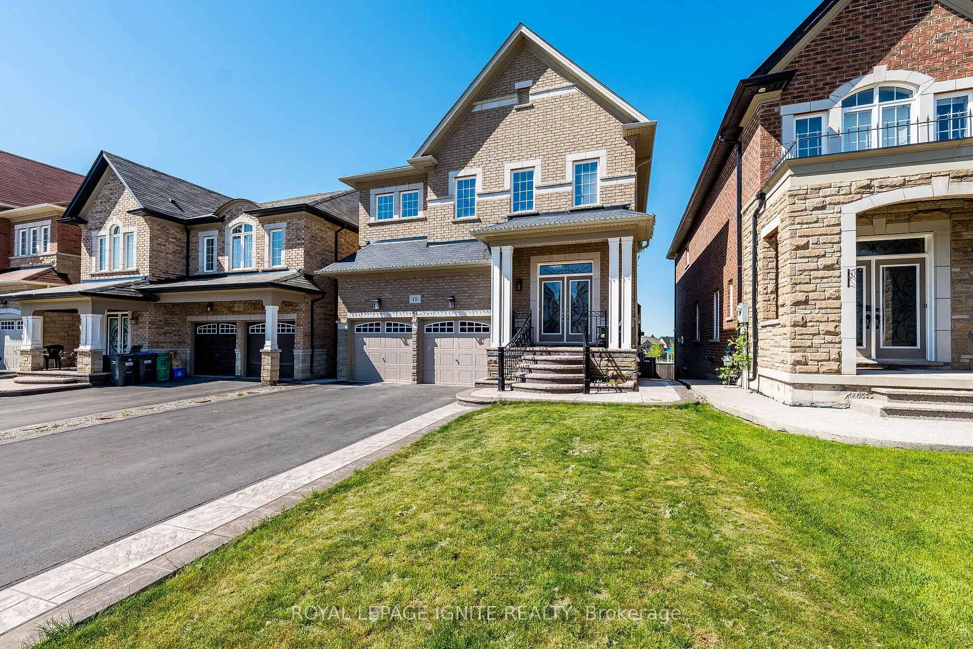 Front of 18 Monkton Circle