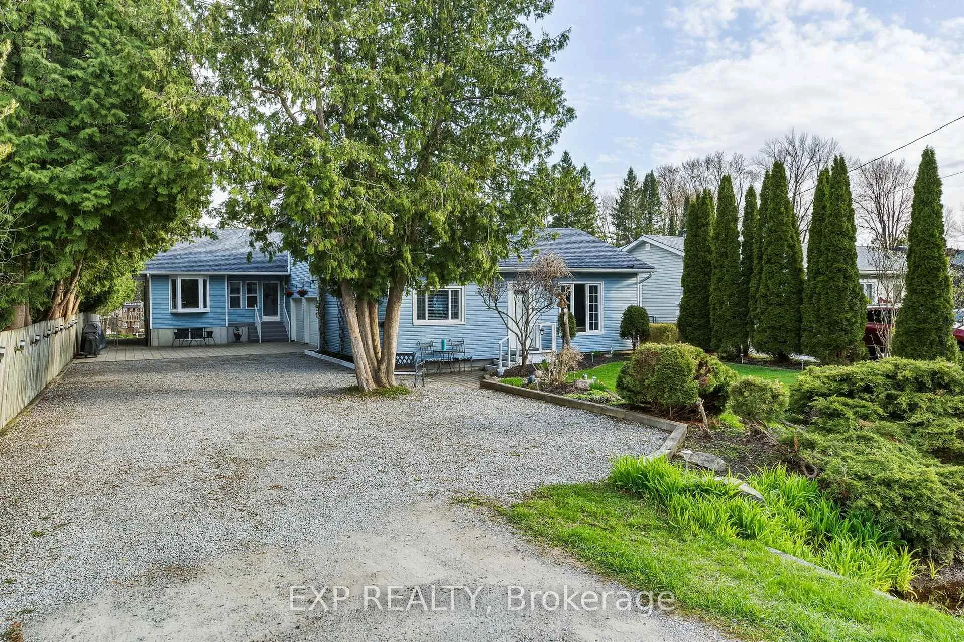 Photo 3 of 287 Elmview Gardens, Georgina, Historic Lakeshore Communities — HOMEH