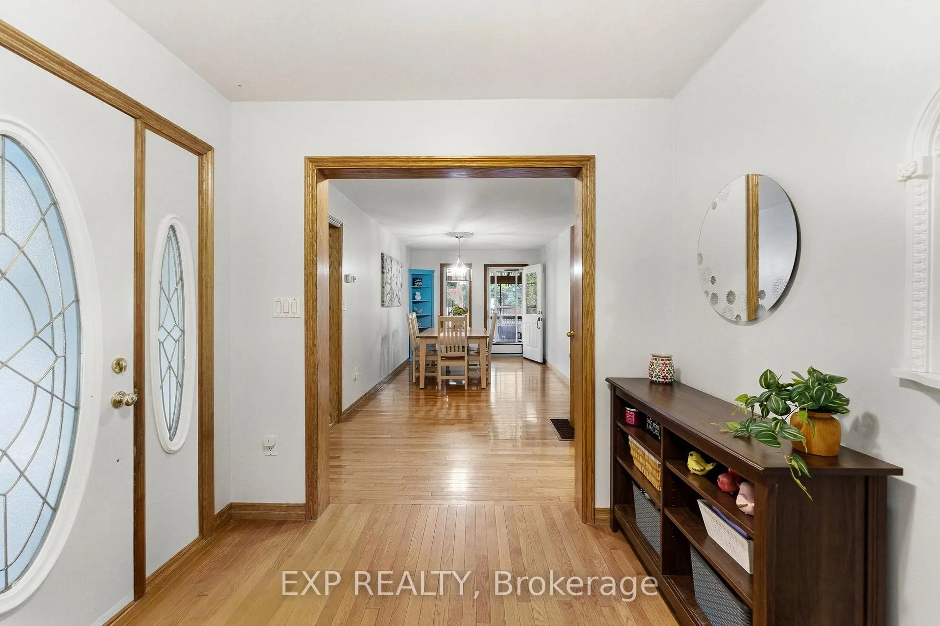 Photo 7 of 287 Elmview Gardens, Georgina, Historic Lakeshore Communities — HOMEH
