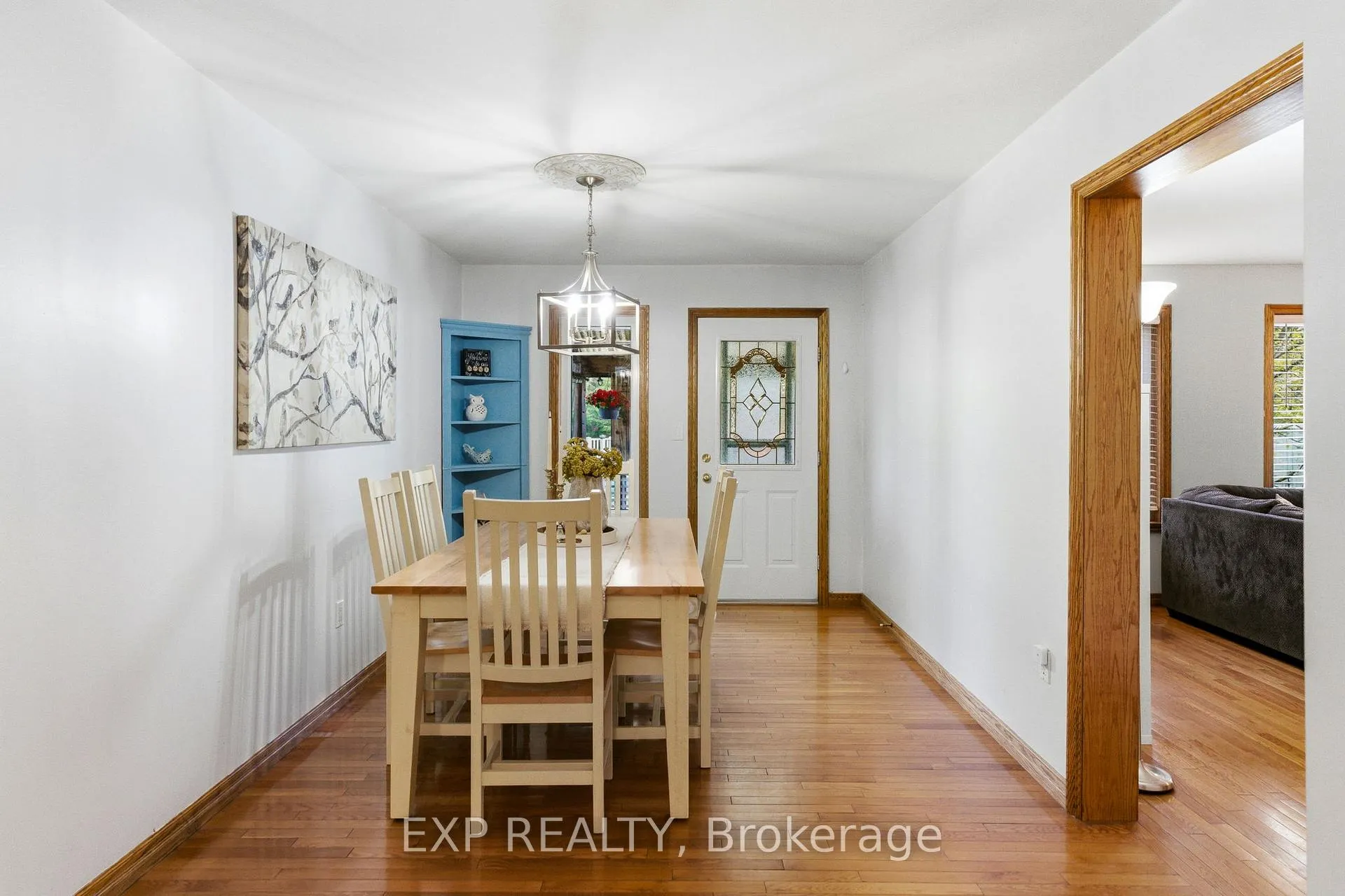 Photo 8 of 287 Elmview Gardens, Georgina, Historic Lakeshore Communities — HOMEH