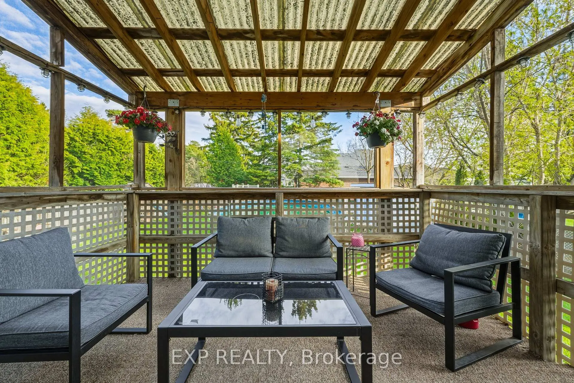 Photo 9 of 287 Elmview Gardens, Georgina, Historic Lakeshore Communities — HOMEH