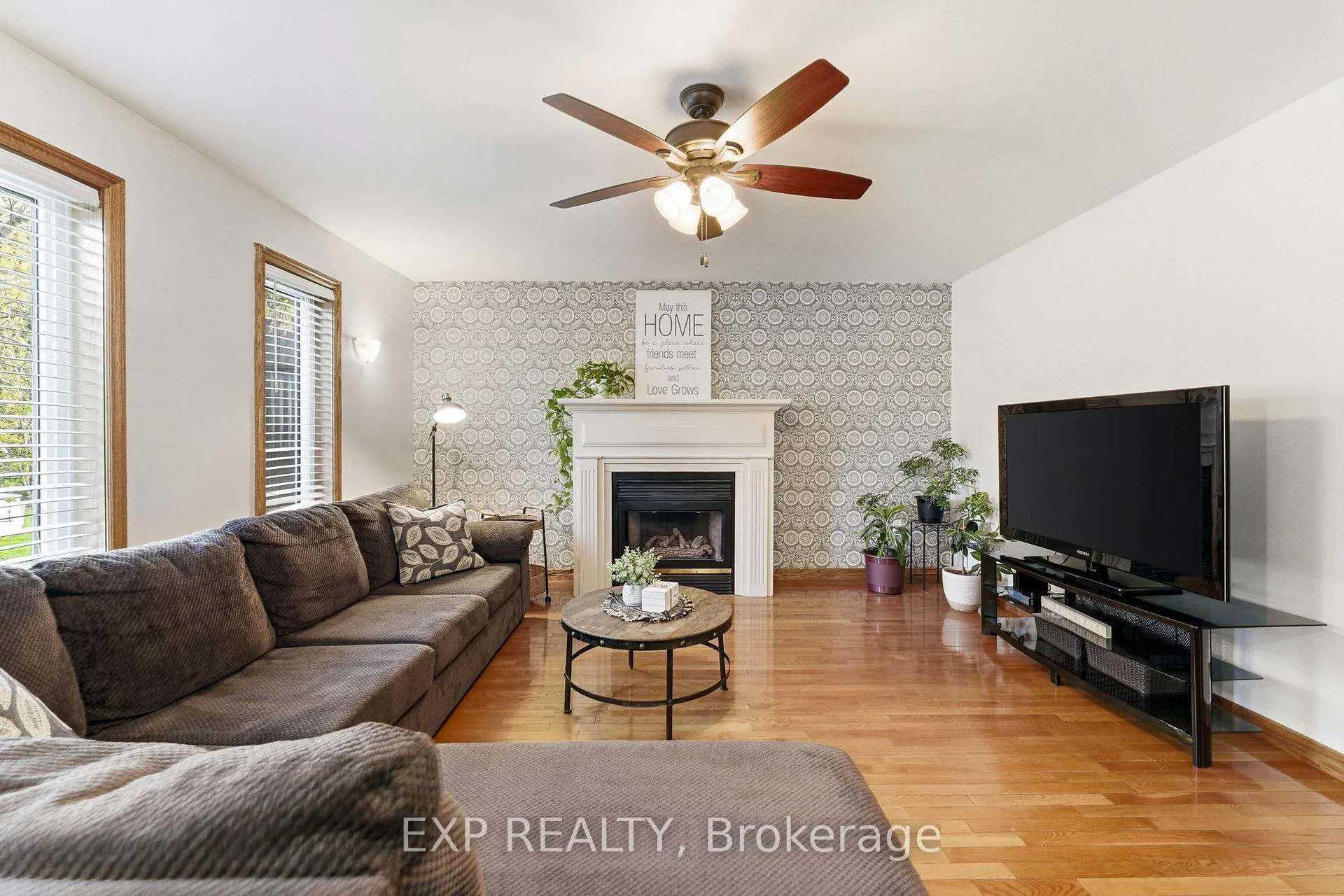Photo 12 of 287 Elmview Gardens, Georgina, Historic Lakeshore Communities — HOMEH