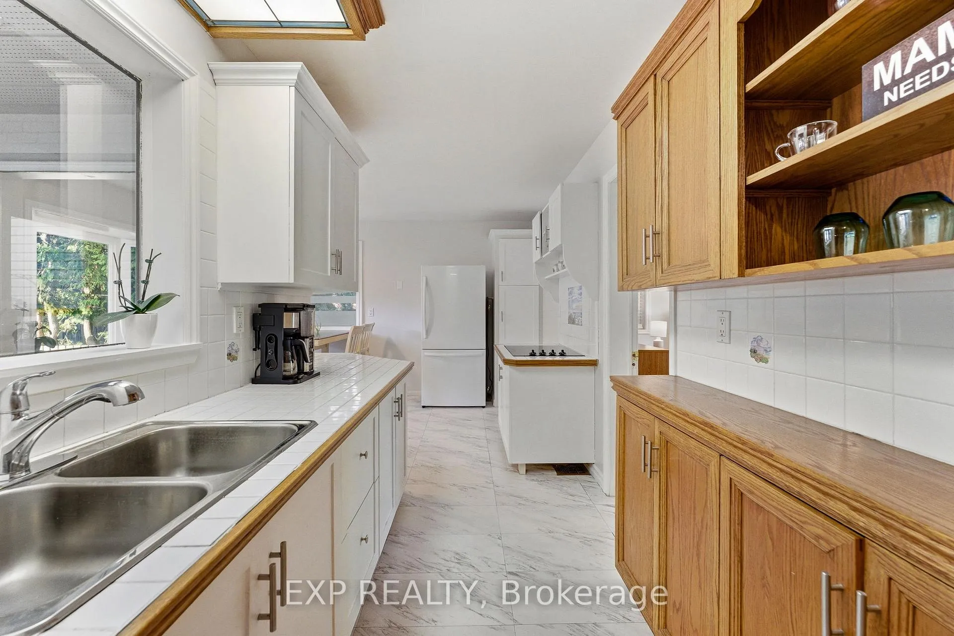 Photo 15 of 287 Elmview Gardens, Georgina, Historic Lakeshore Communities — HOMEH