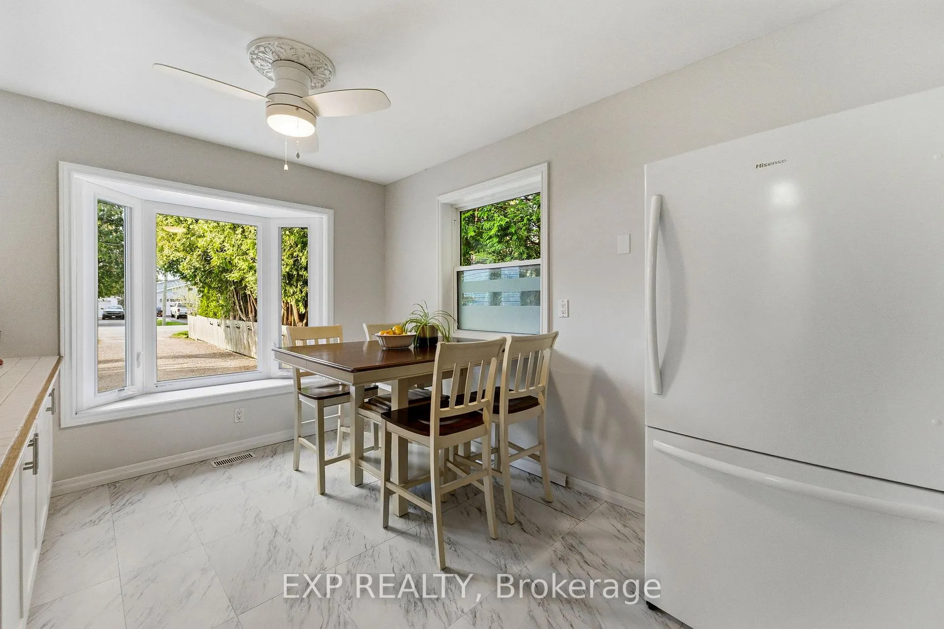 Photo 16 of 287 Elmview Gardens, Georgina, Historic Lakeshore Communities — HOMEH