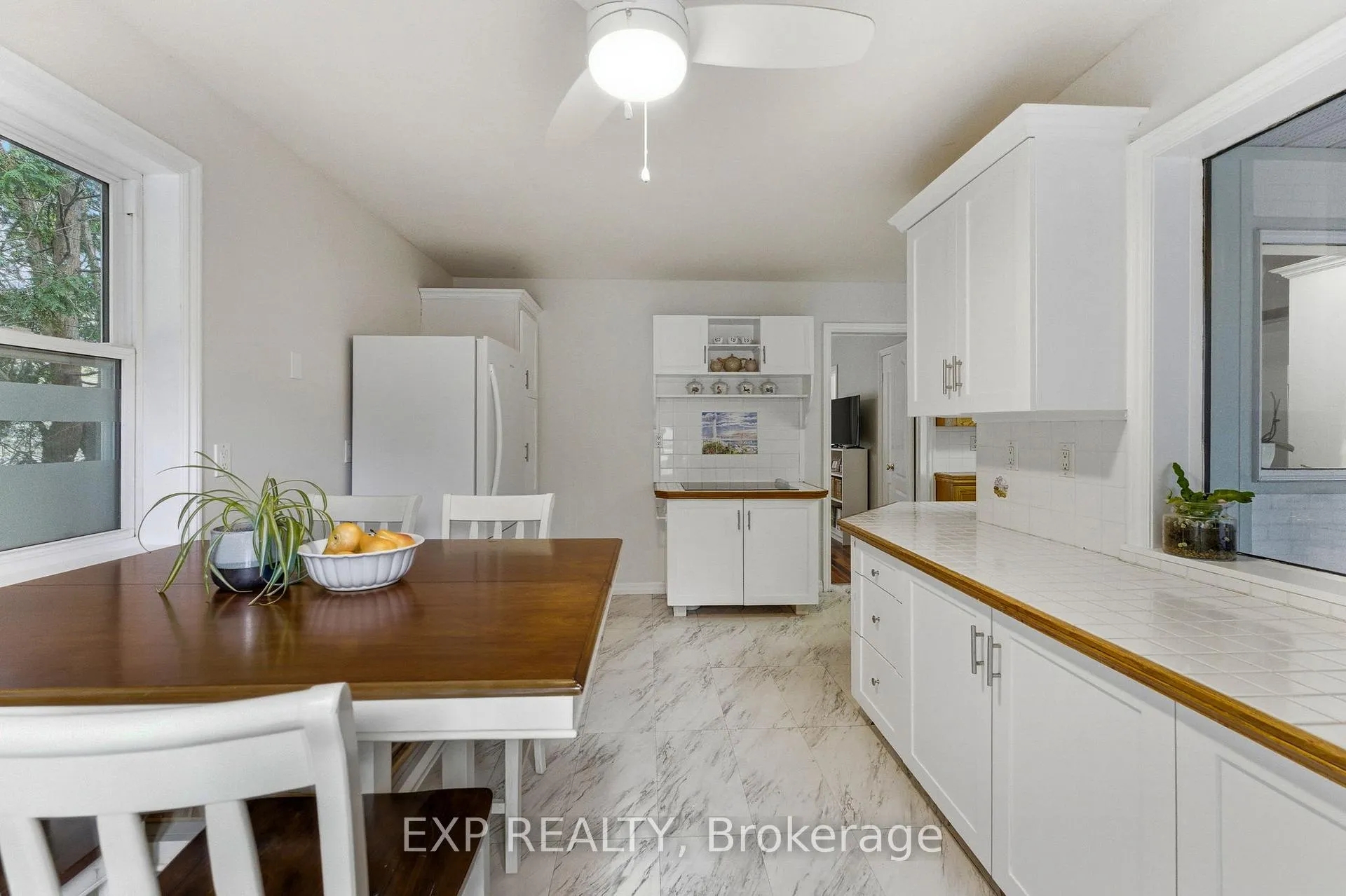 Photo 17 of 287 Elmview Gardens, Georgina, Historic Lakeshore Communities — HOMEH