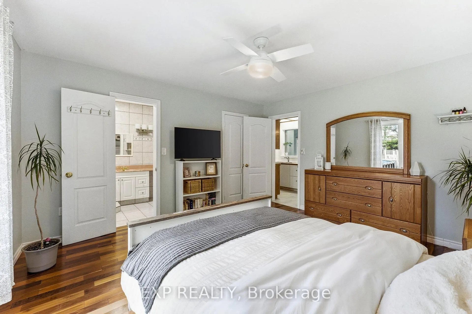 Photo 20 of 287 Elmview Gardens, Georgina, Historic Lakeshore Communities — HOMEH