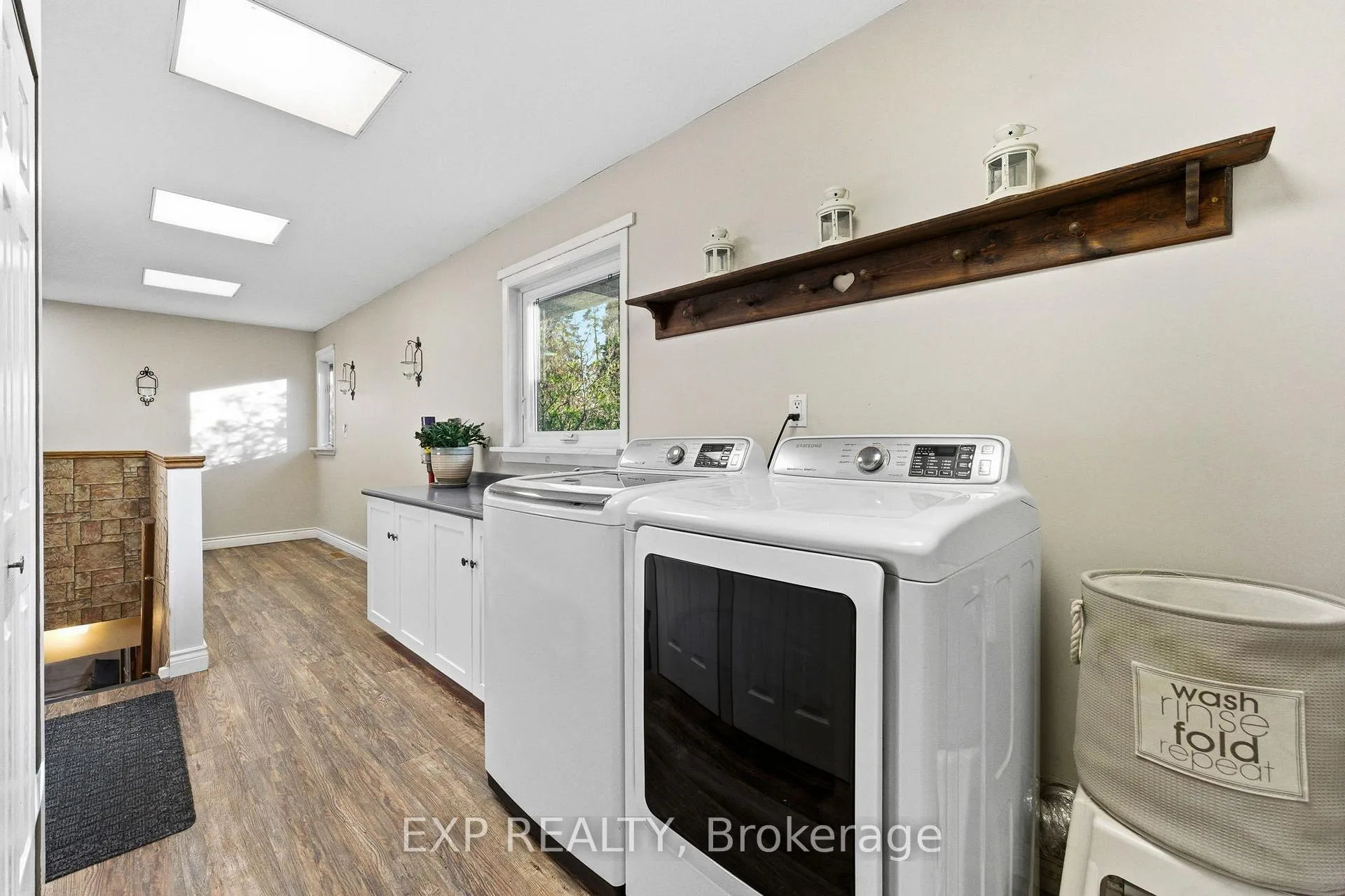 Photo 31 of 287 Elmview Gardens, Georgina, Historic Lakeshore Communities — HOMEH