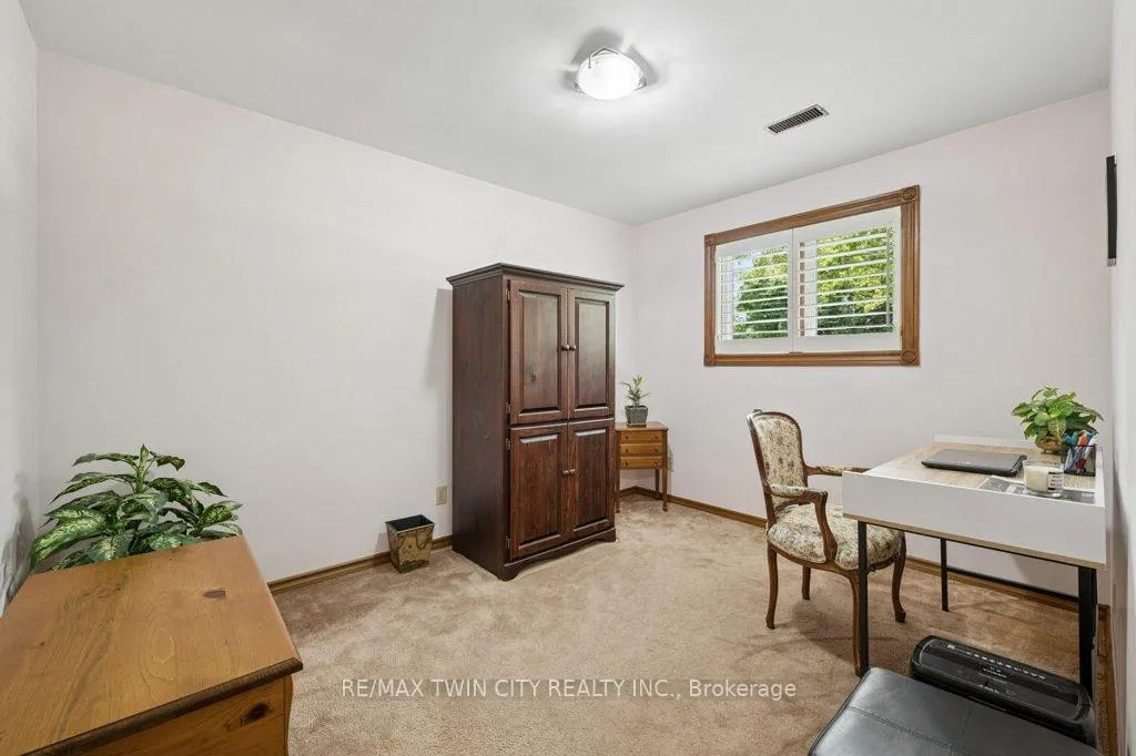 Photo 21 of 336 Manchester Road, Kitchener, Heritage Park - Kitchener — HOMEH