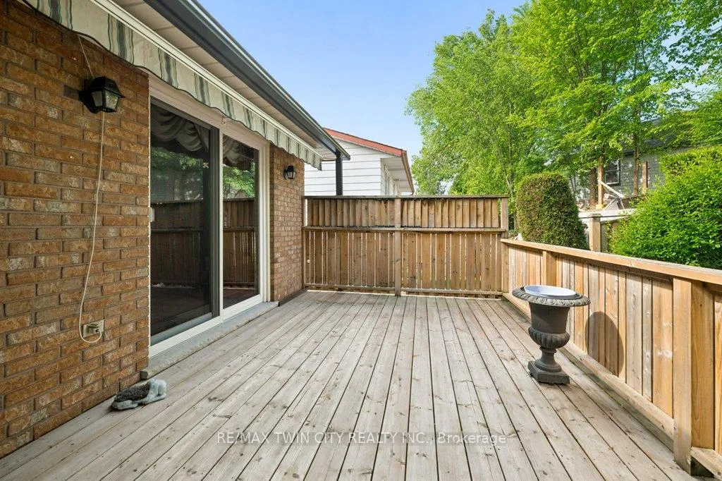 Photo 24 of 336 Manchester Road, Kitchener, Heritage Park - Kitchener — HOMEH