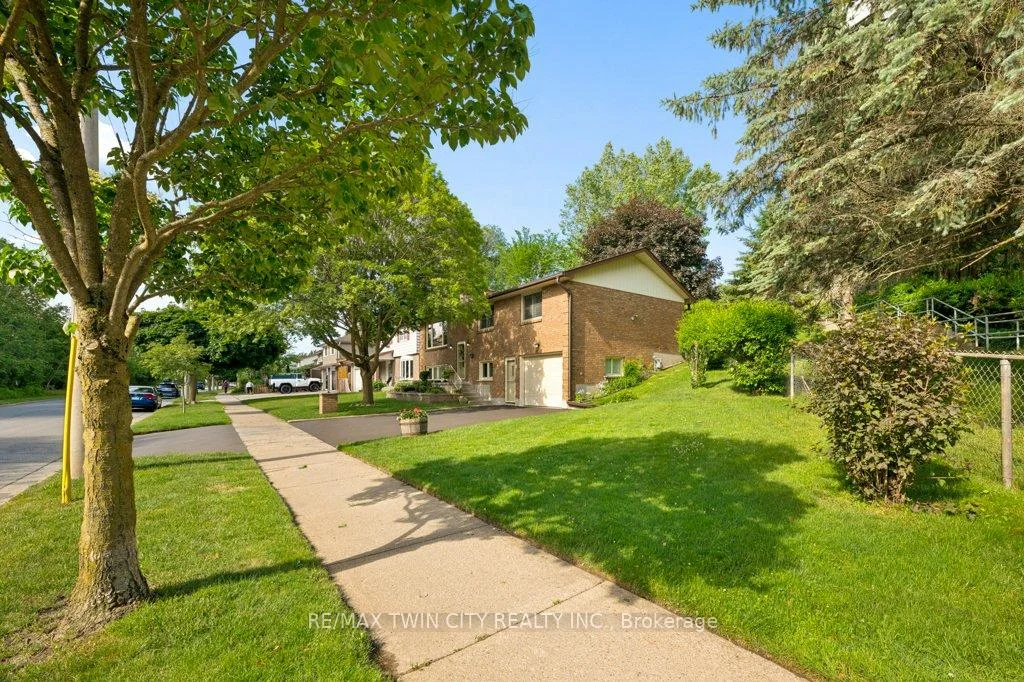 Photo 27 of 336 Manchester Road, Kitchener, Heritage Park - Kitchener — HOMEH