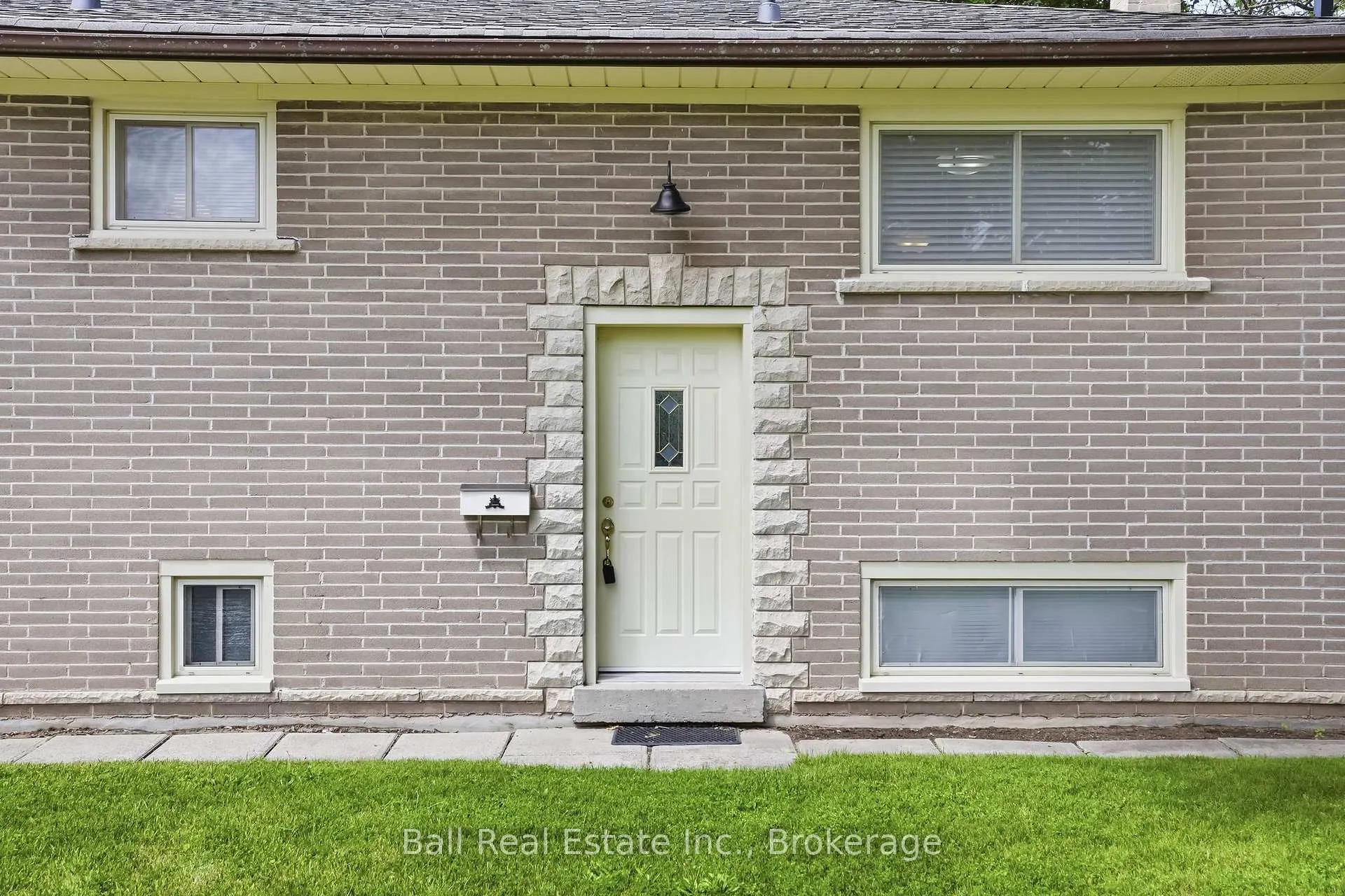 Photo 6 of 614 Lansdowne Drive, Oshawa, Eastdale — HOMEH