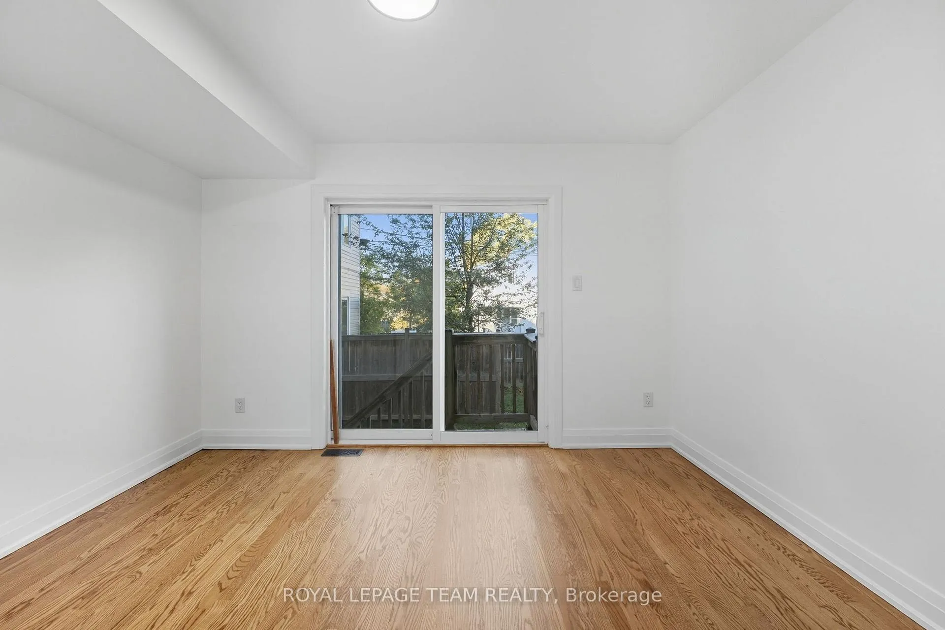 Photo 4 of 1512 Clementine Boulevard, Ottawa, Billings Bridge — HOMEH