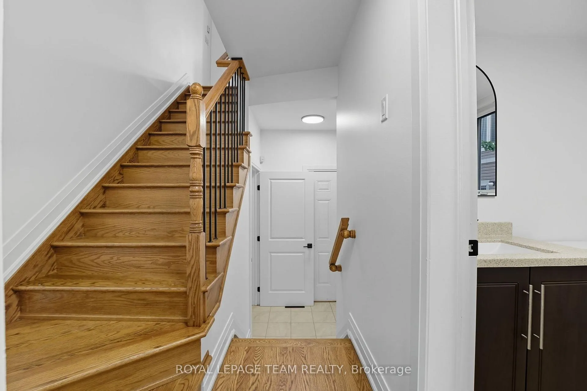 Photo 6 of 1512 Clementine Boulevard, Ottawa, Billings Bridge — HOMEH