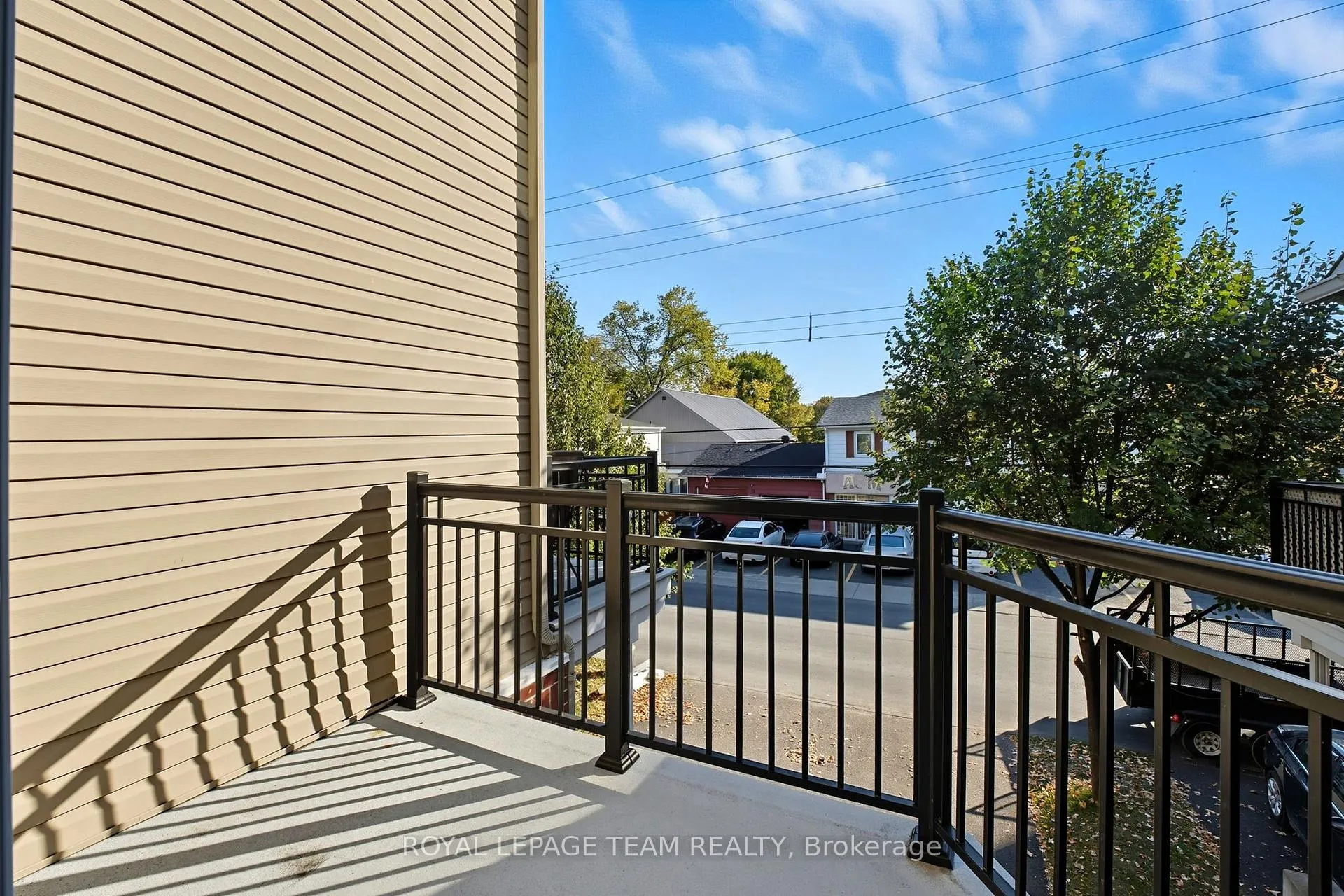 Photo 9 of 1512 Clementine Boulevard, Ottawa, Billings Bridge — HOMEH